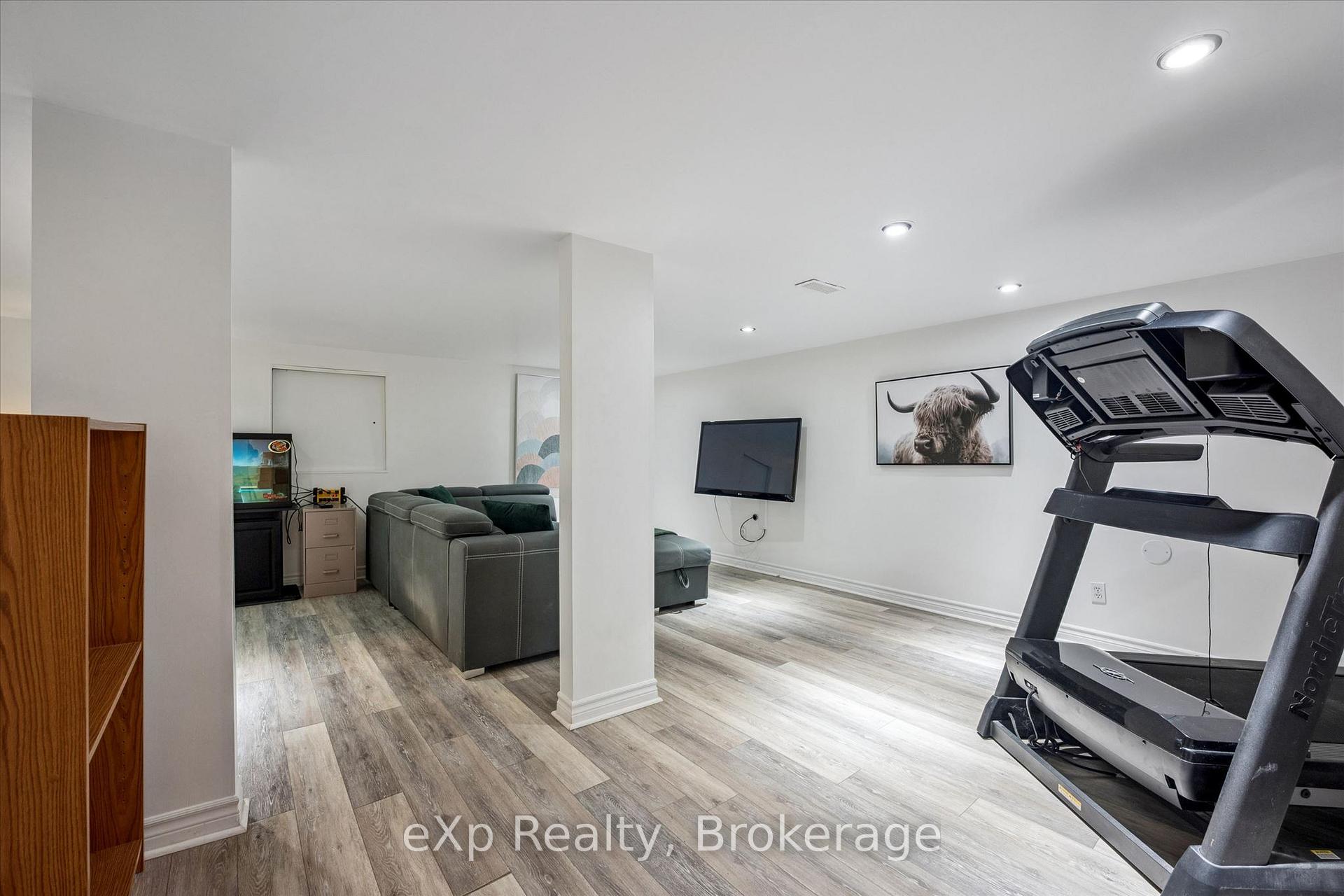 Photo 33 of 1418 Ghent Avenue, Burlington, Brant — HOMEH