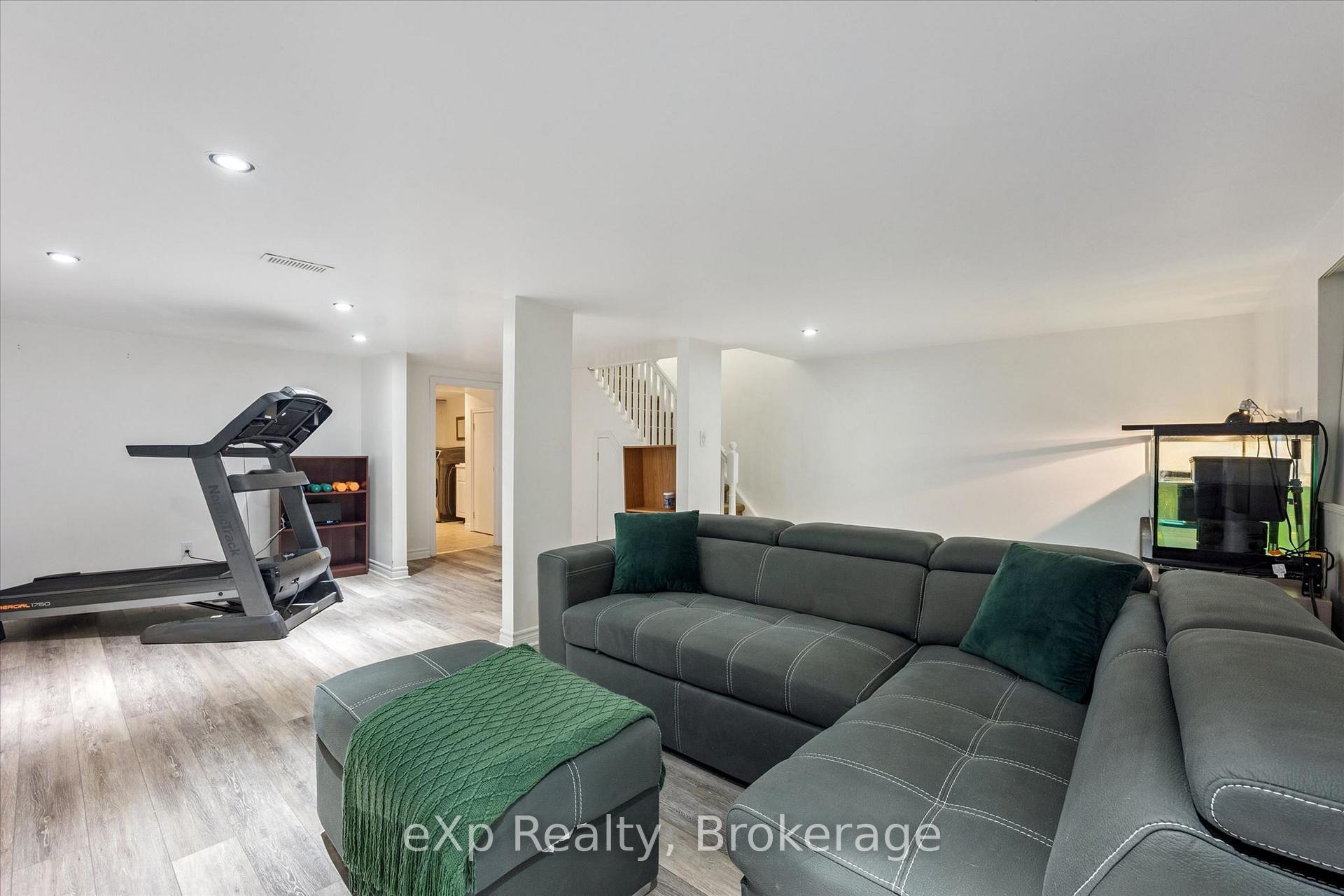 Photo 35 of 1418 Ghent Avenue, Burlington, Brant — HOMEH