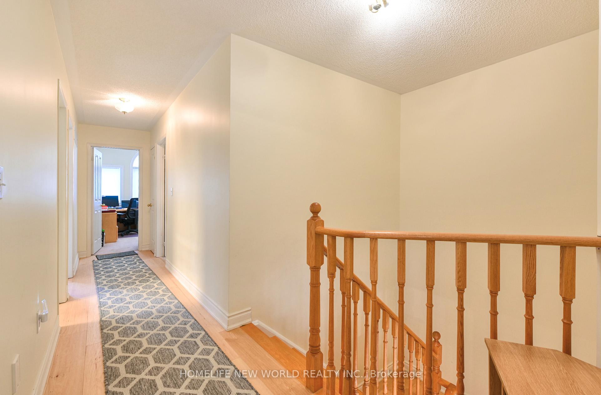 Photo 14 of 7 Fairlawn Avenue, Markham, Berczy — HOMEH