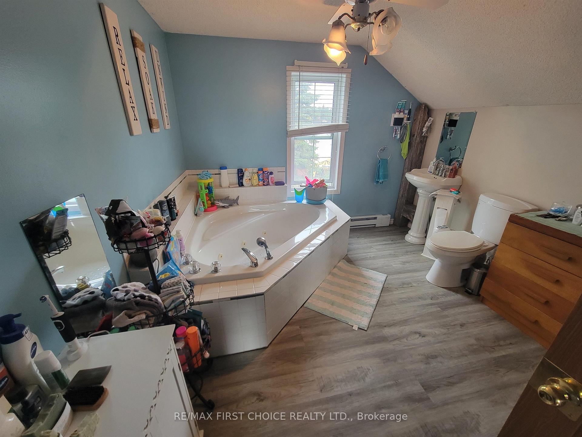 Photo 18 of 1032 Third St E, Fort Frances, TB-401 — HOMEH