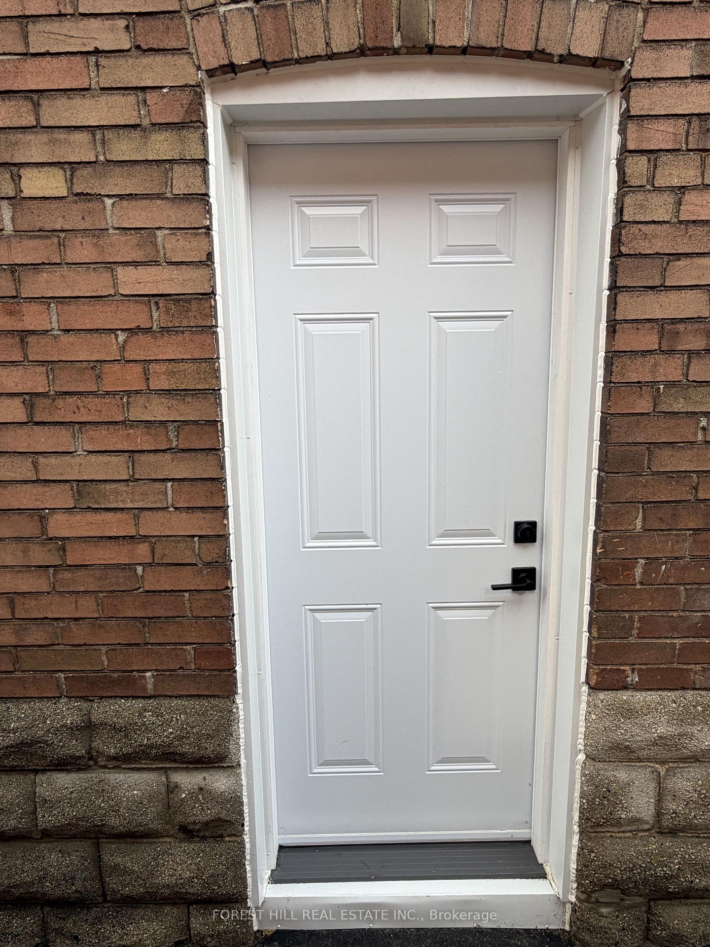 Photo 2 of Unit Lower, 43 Belvidere Avenue, Toronto, Oakwood Village — HOMEH