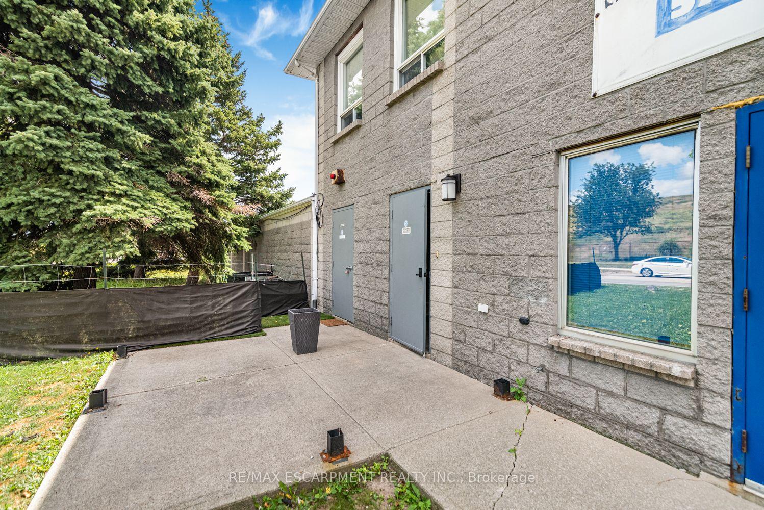 Photo 2 of Unit Upper, 1290 Stone Church Road E, Hamilton, Rymal — HOMEH