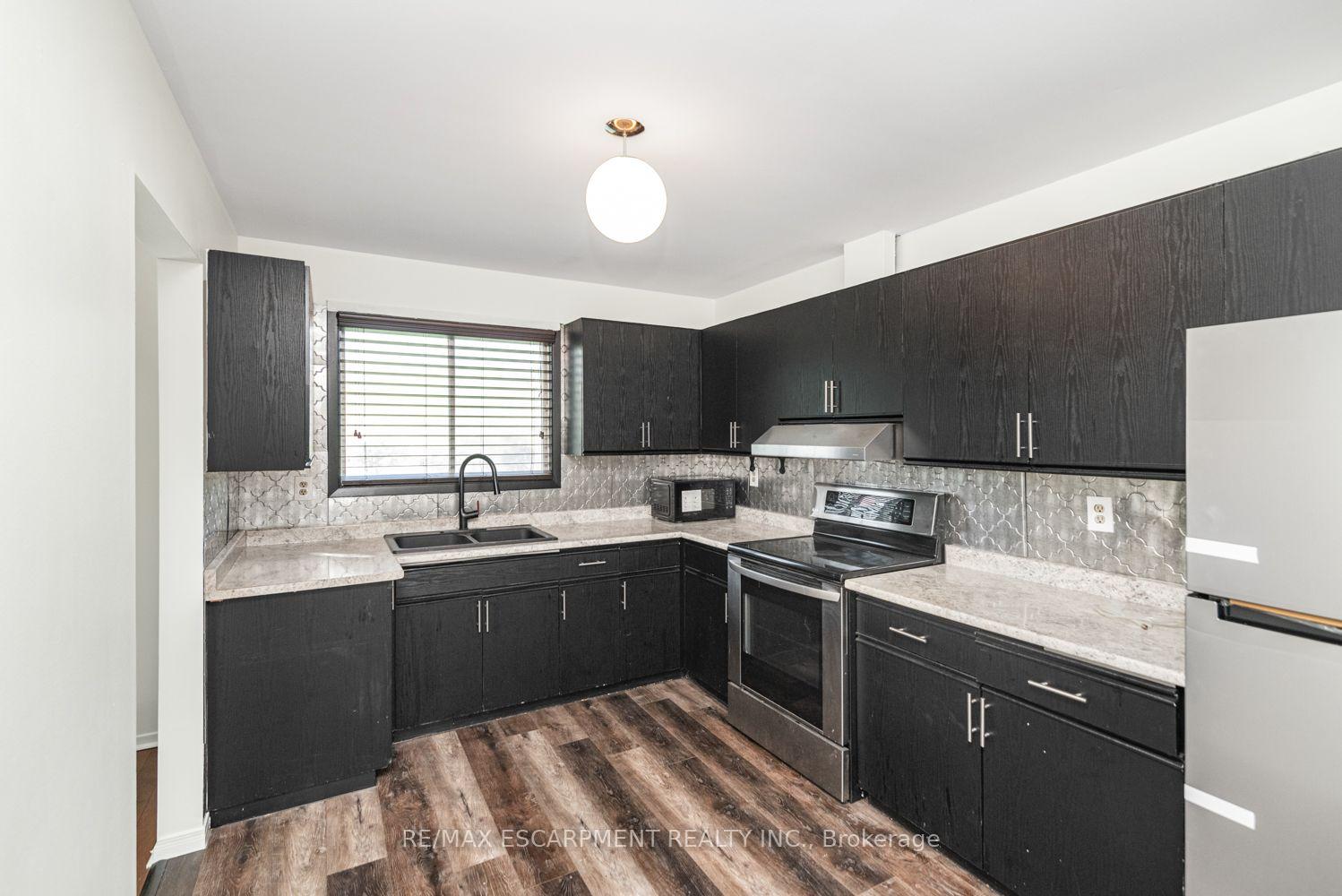 Photo 8 of Unit Upper, 1290 Stone Church Road E, Hamilton, Rymal — HOMEH