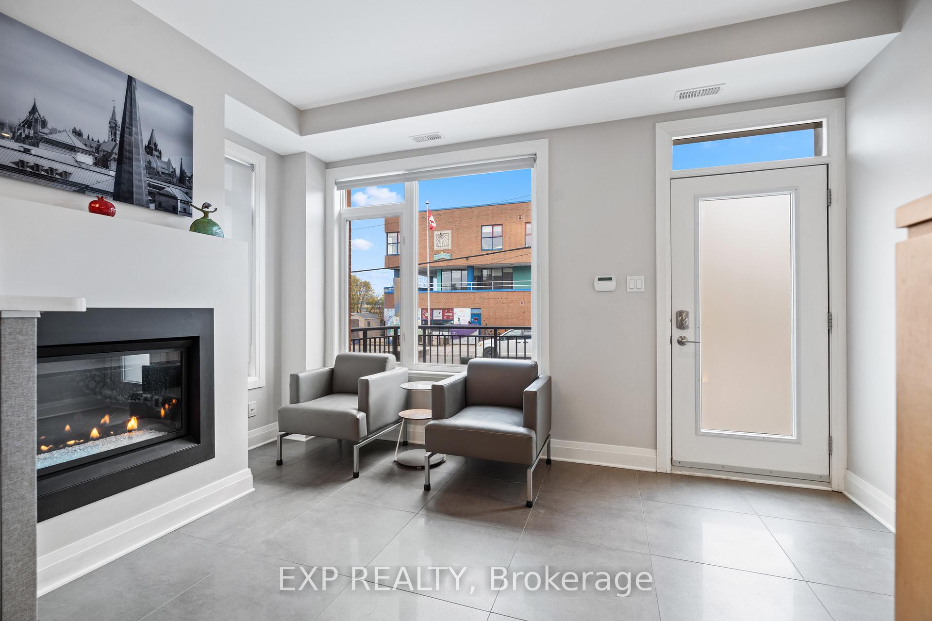 Photo 3 of 360 Ravenhill Avenue E, Ottawa, McKellar/Highland — HOMEH