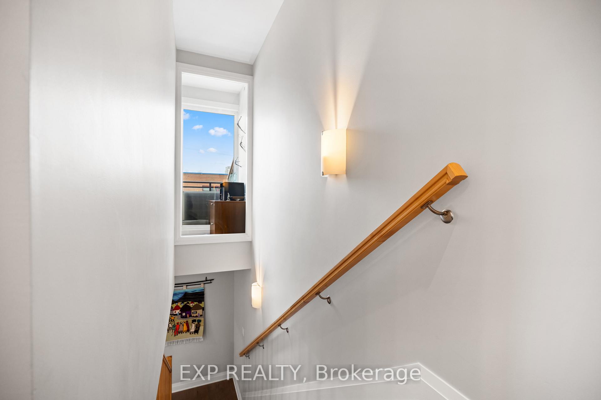 Photo 24 of 360 Ravenhill Avenue E, Ottawa, McKellar/Highland — HOMEH