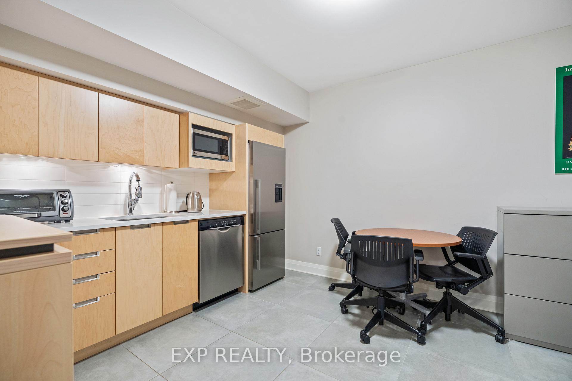 Photo 32 of 360 Ravenhill Avenue E, Ottawa, McKellar/Highland — HOMEH