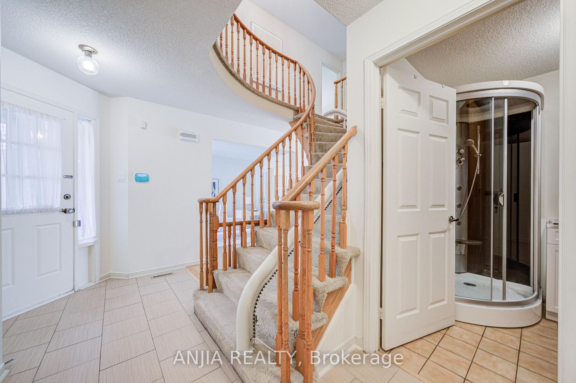 Photo 7 of 123 Chapel Park Square, Scarborough, Steeles — HOMEH