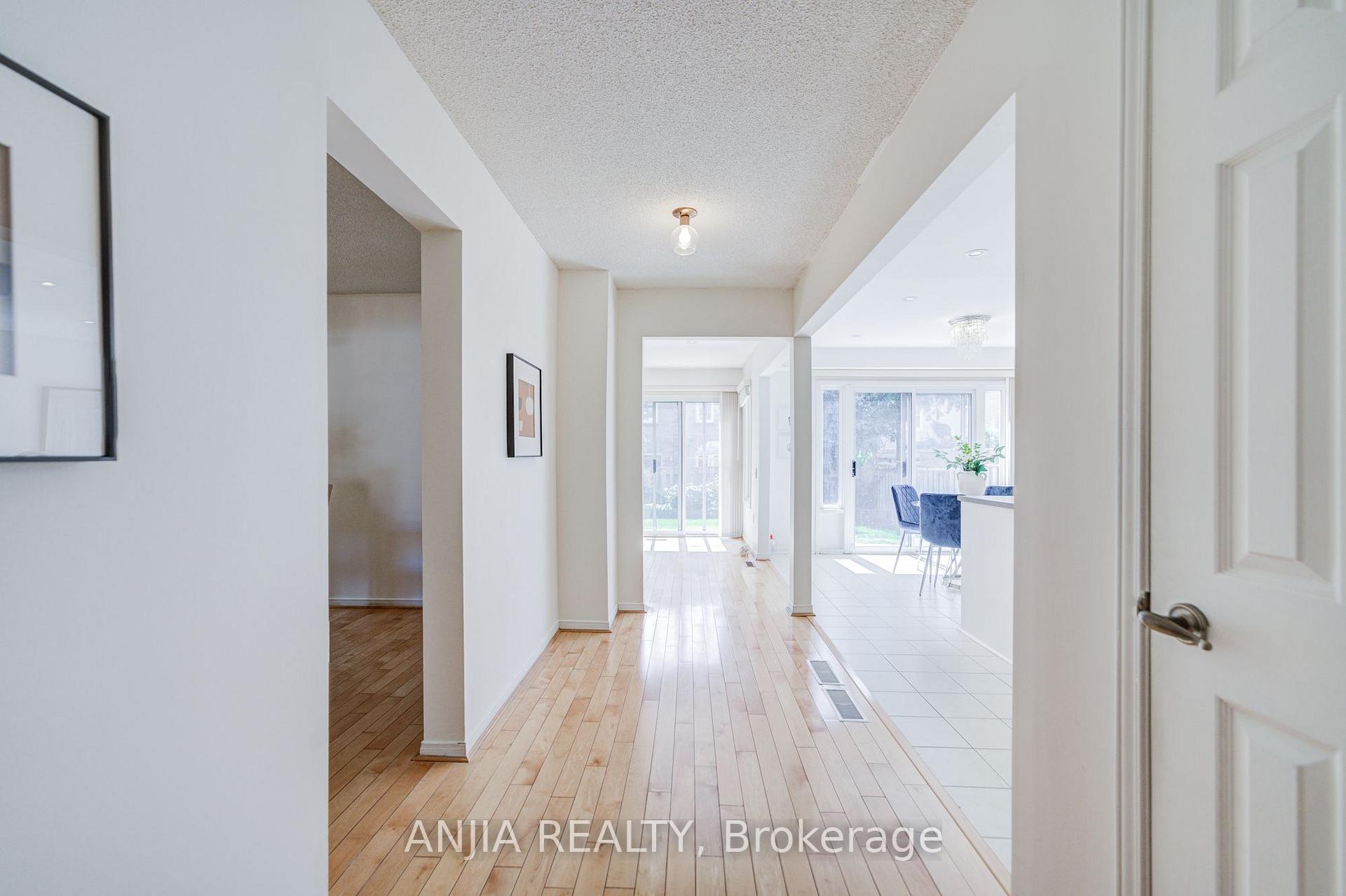 Photo 14 of 123 Chapel Park Square, Scarborough, Steeles — HOMEH