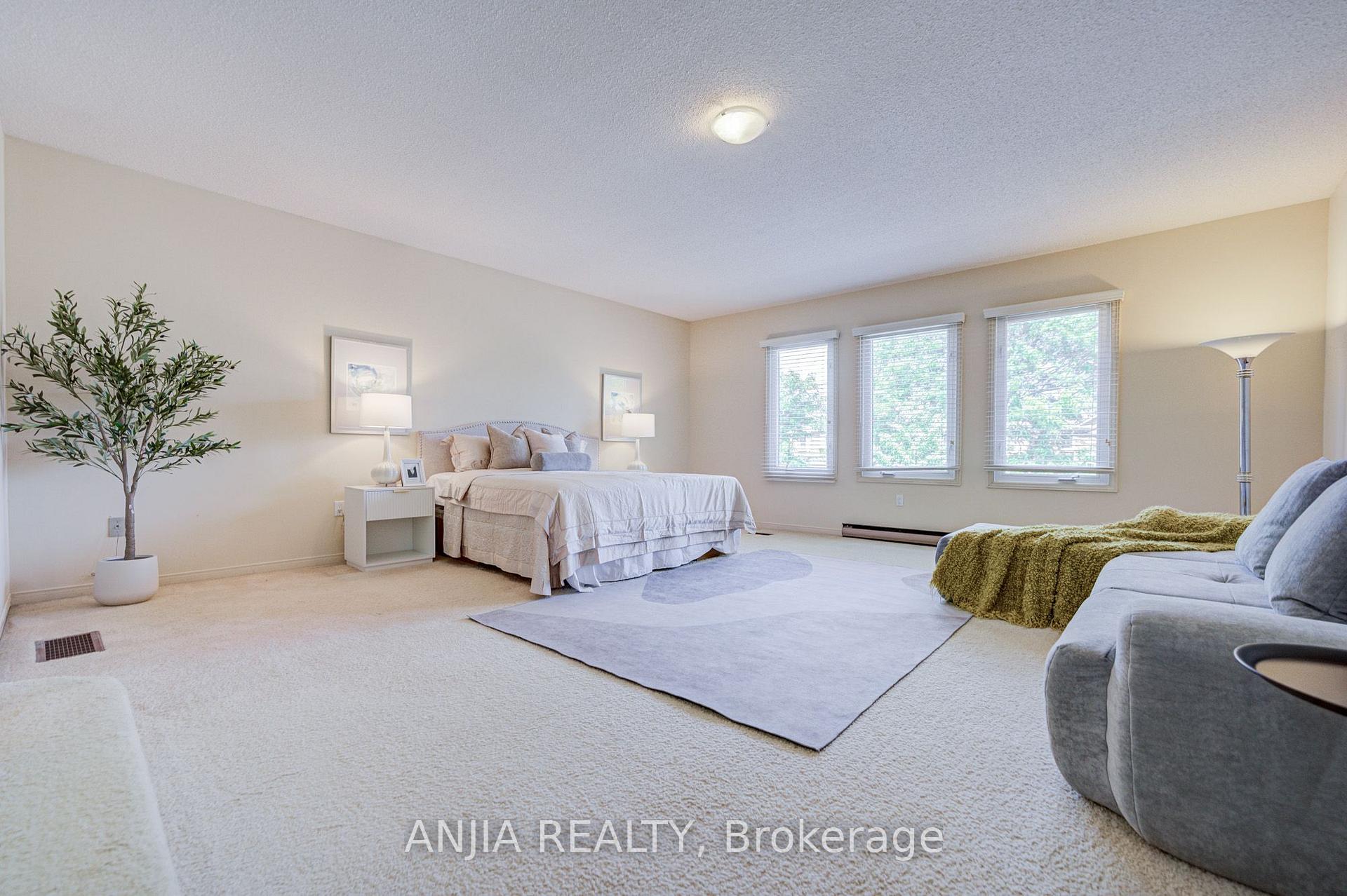 Photo 29 of 123 Chapel Park Square, Scarborough, Steeles — HOMEH