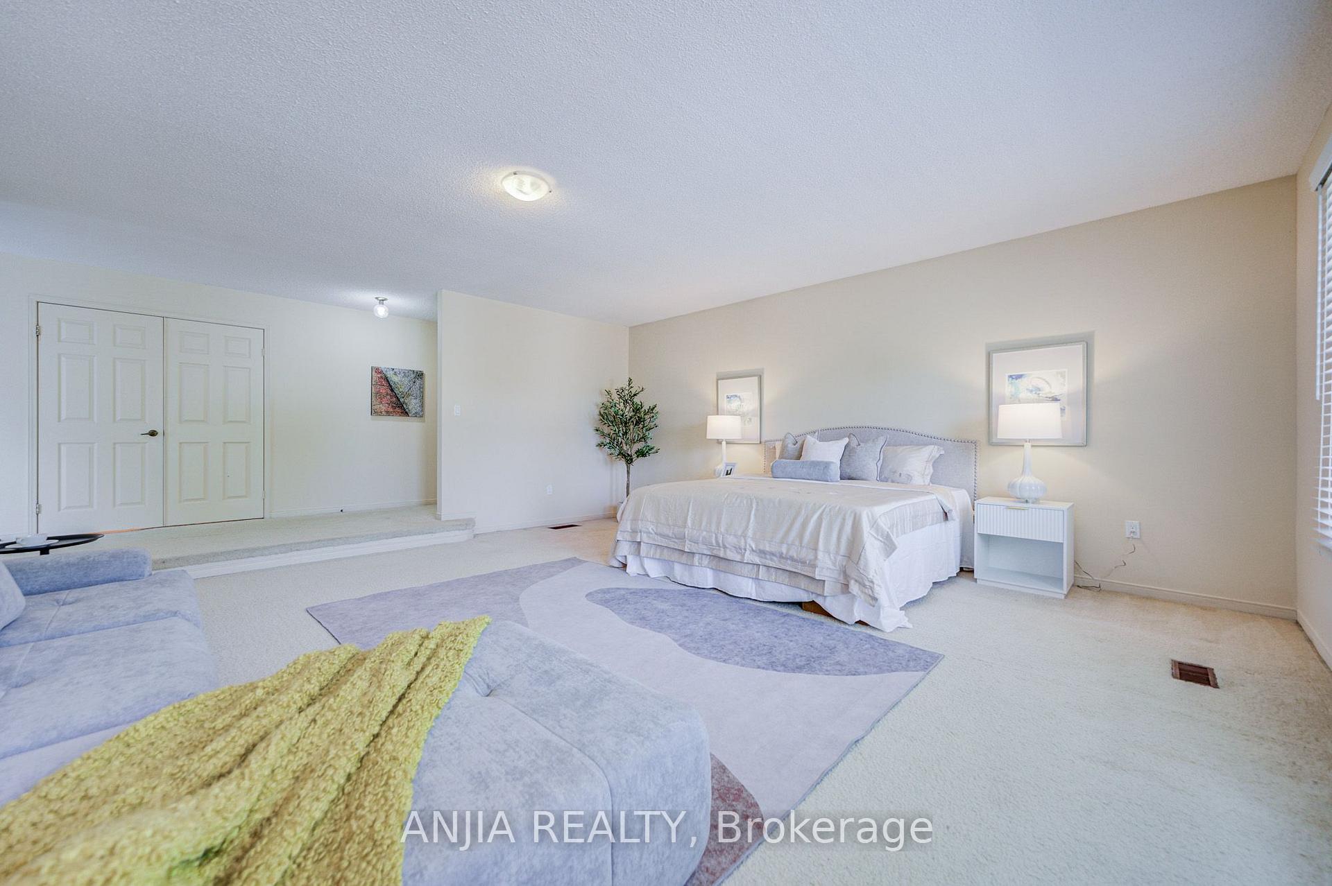 Photo 30 of 123 Chapel Park Square, Scarborough, Steeles — HOMEH