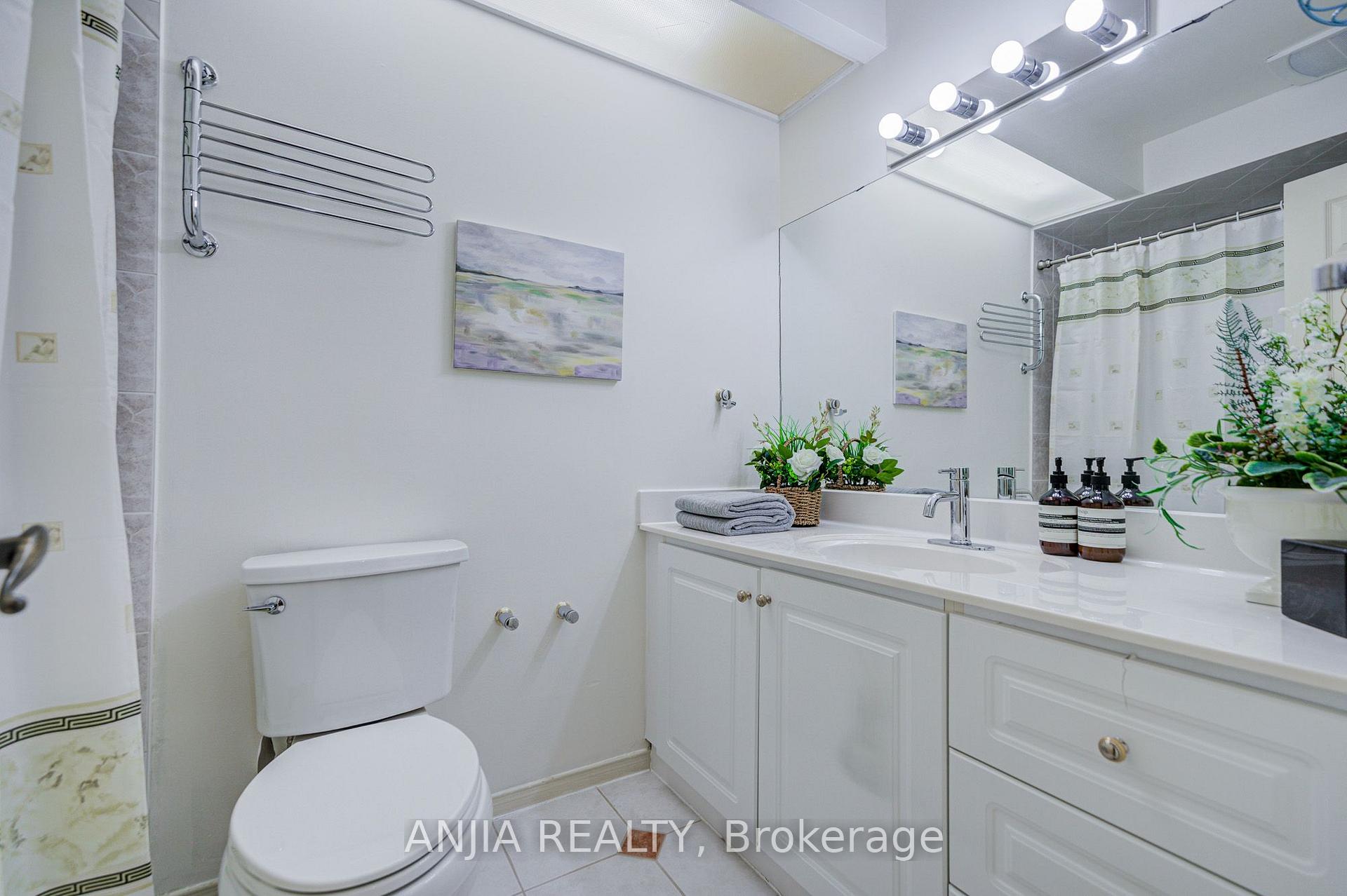 Photo 33 of 123 Chapel Park Square, Scarborough, Steeles — HOMEH