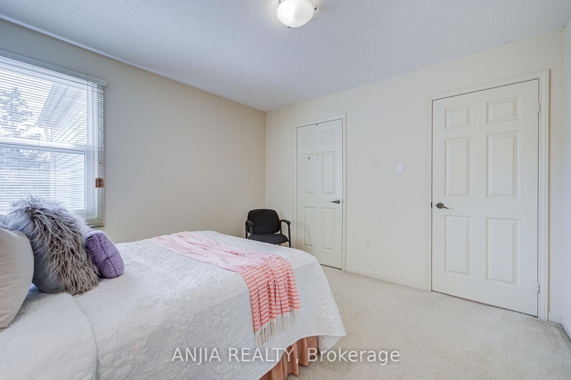 Photo 36 of 123 Chapel Park Square, Scarborough, Steeles — HOMEH