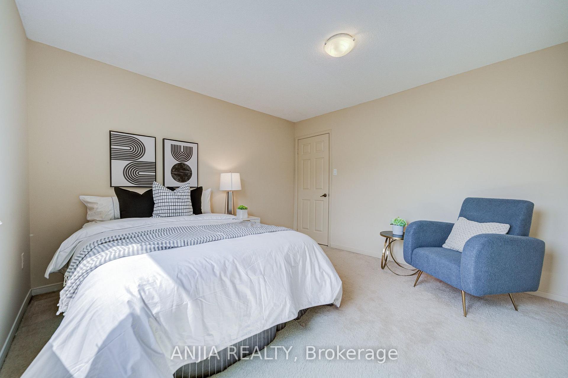 Photo 37 of 123 Chapel Park Square, Scarborough, Steeles — HOMEH