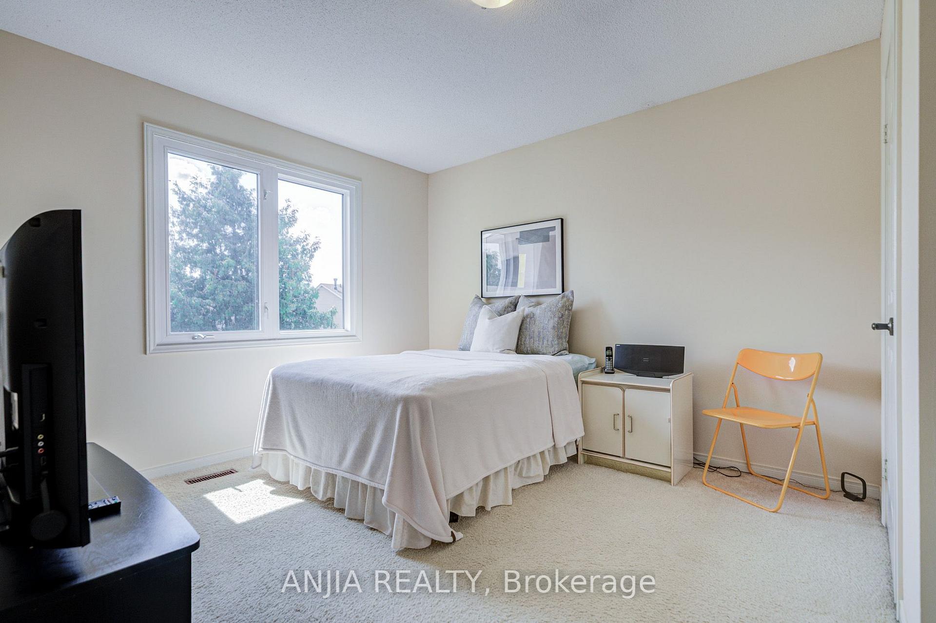 Photo 39 of 123 Chapel Park Square, Scarborough, Steeles — HOMEH