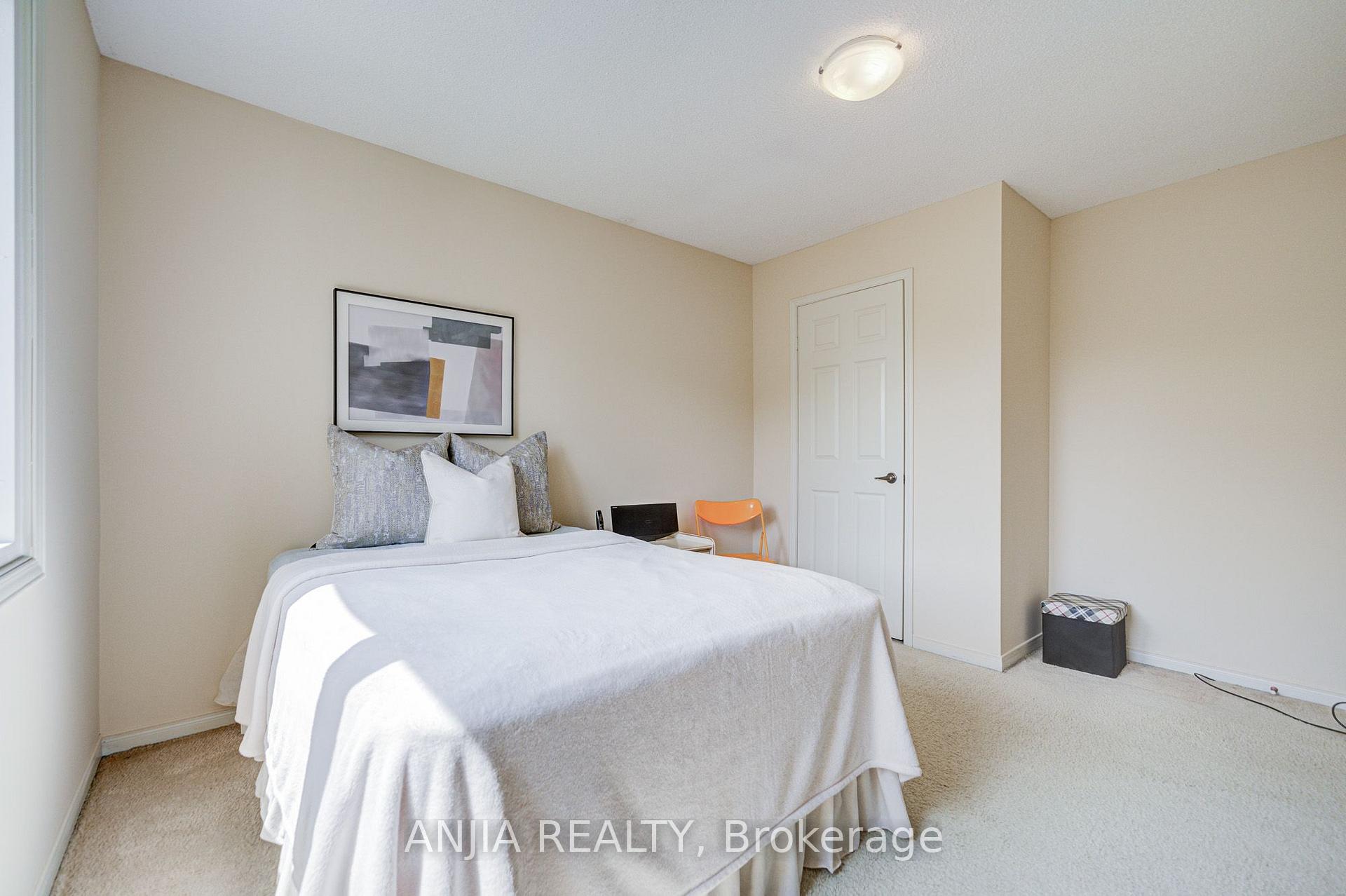Photo 40 of 123 Chapel Park Square, Scarborough, Steeles — HOMEH