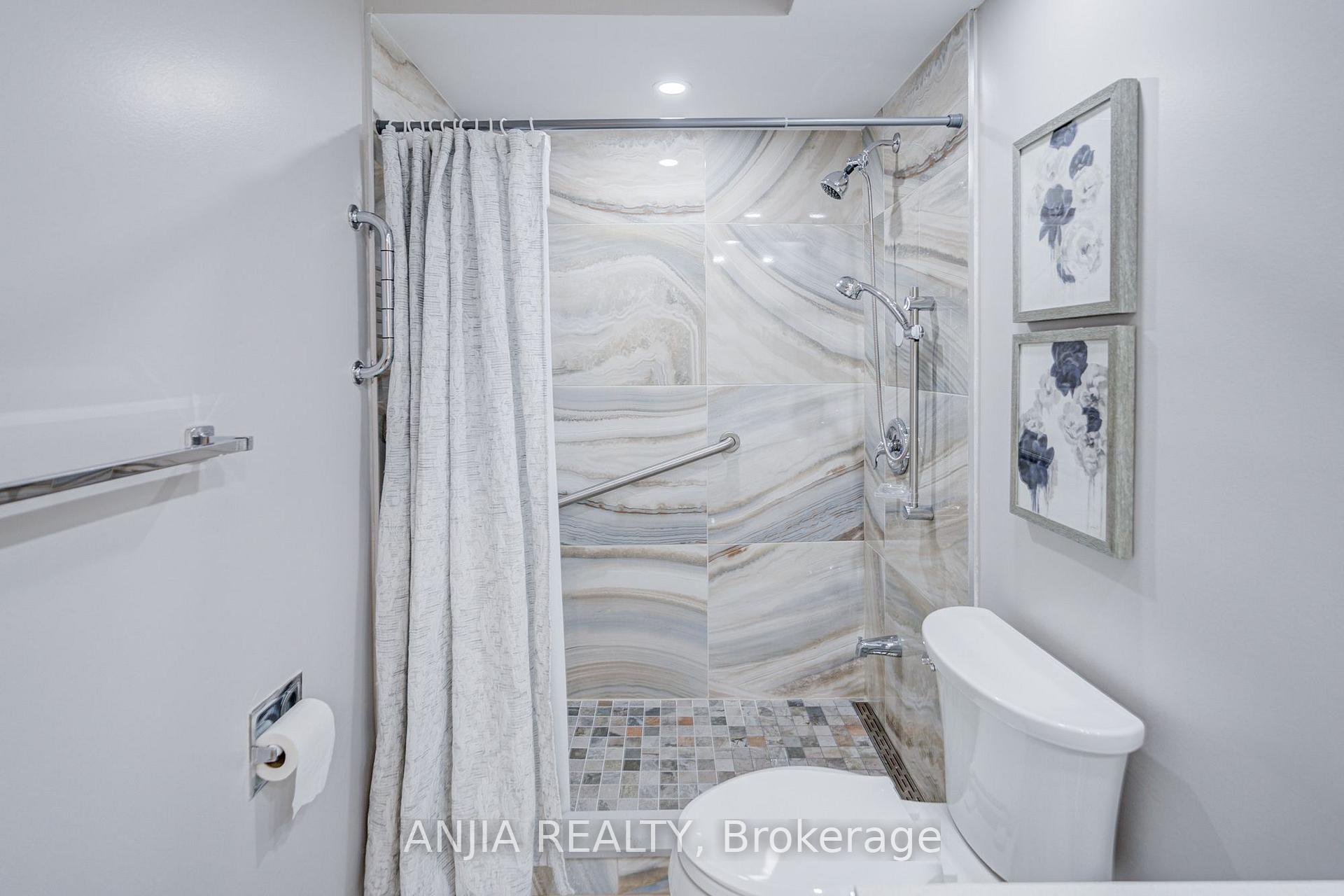 Photo 42 of 123 Chapel Park Square, Scarborough, Steeles — HOMEH