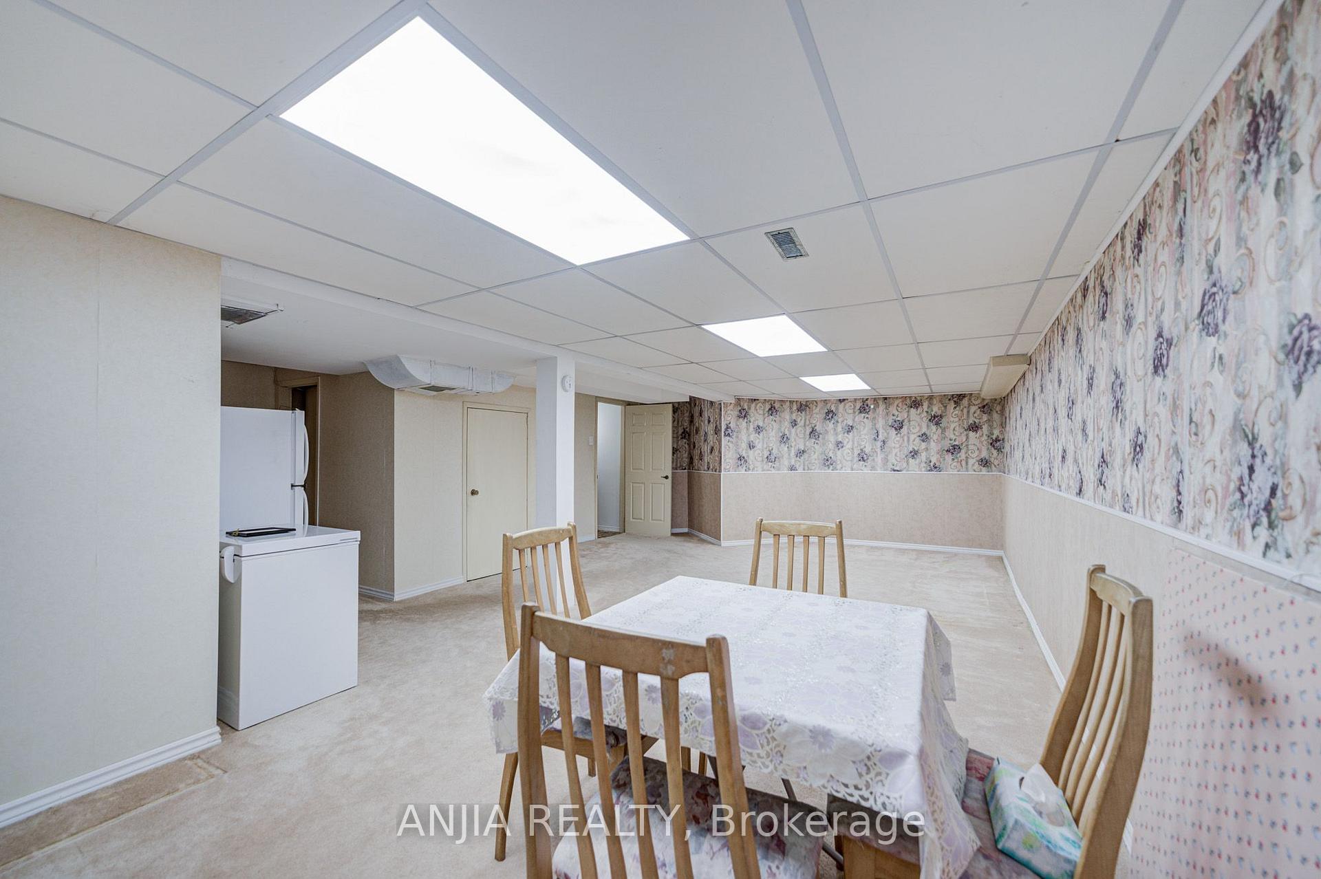Photo 45 of 123 Chapel Park Square, Scarborough, Steeles — HOMEH