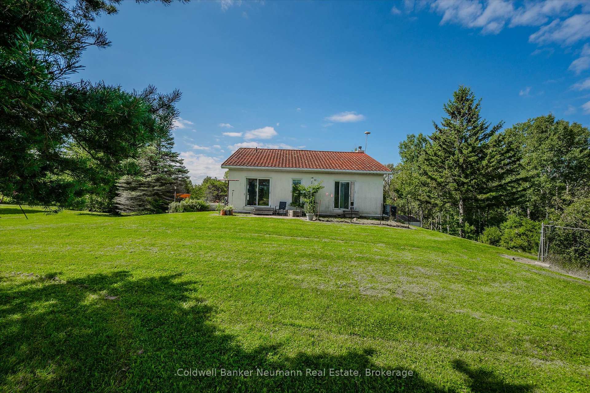 Photo 12 of 7530 Macpherson Lane, Puslinch, Rural Puslinch East — HOMEH