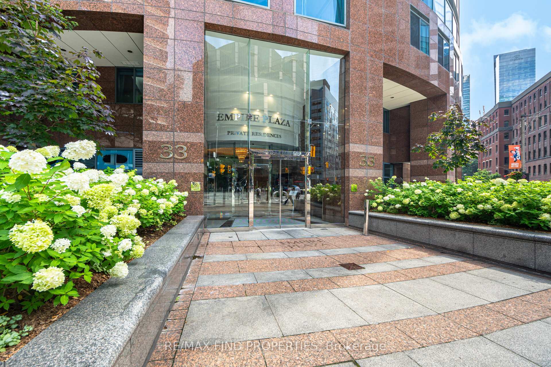 Photo 2 of Unit 1203, 33 University Avenue, Toronto, Waterfront Communities — HOMEH