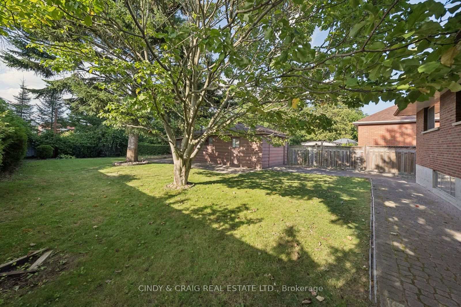 Photo 10 of 522 Dunkirk Avenue, Oshawa, Central — HOMEH