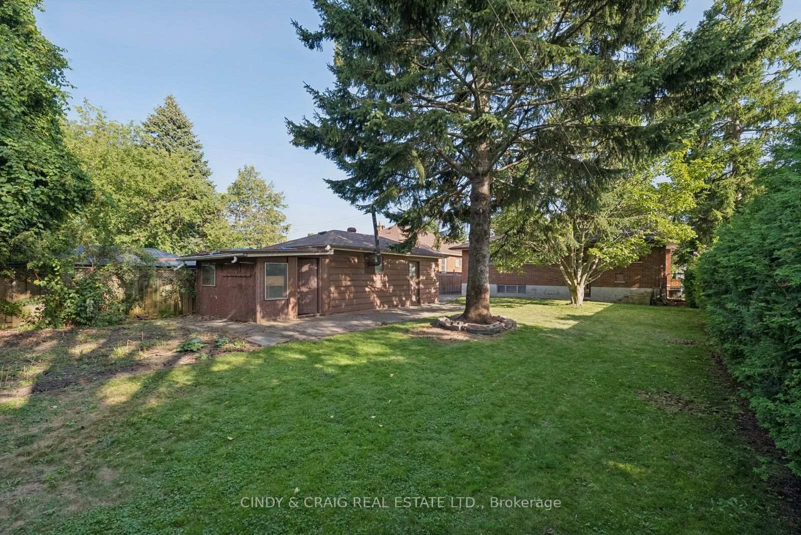 Photo 11 of 522 Dunkirk Avenue, Oshawa, Central — HOMEH
