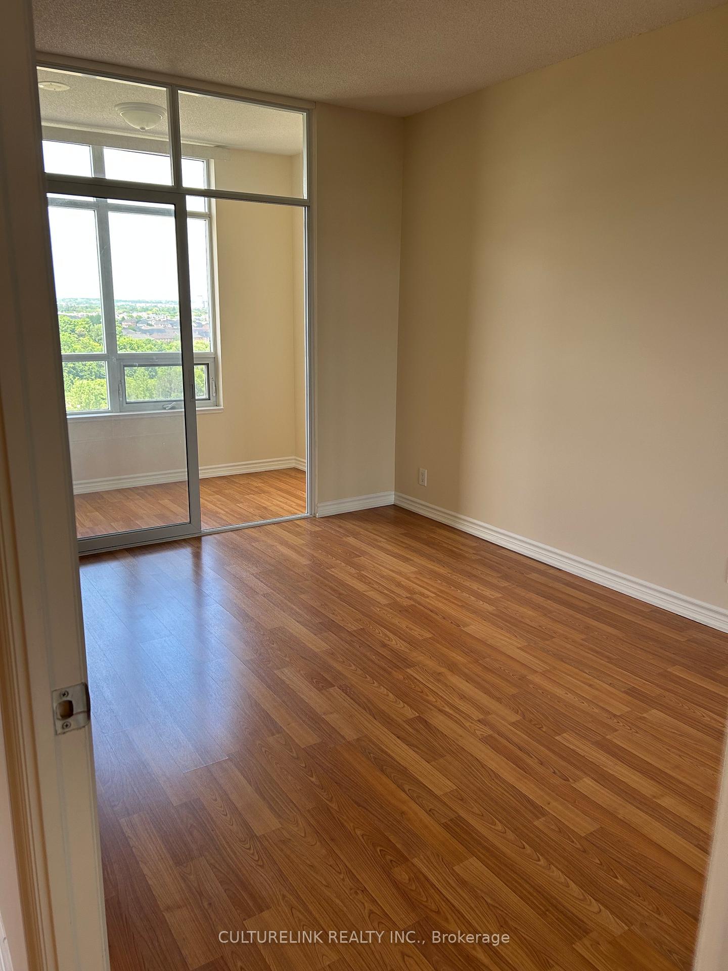 Photo 4 of Unit 1015, 9235 Jane Street, Vaughan, Maple — HOMEH