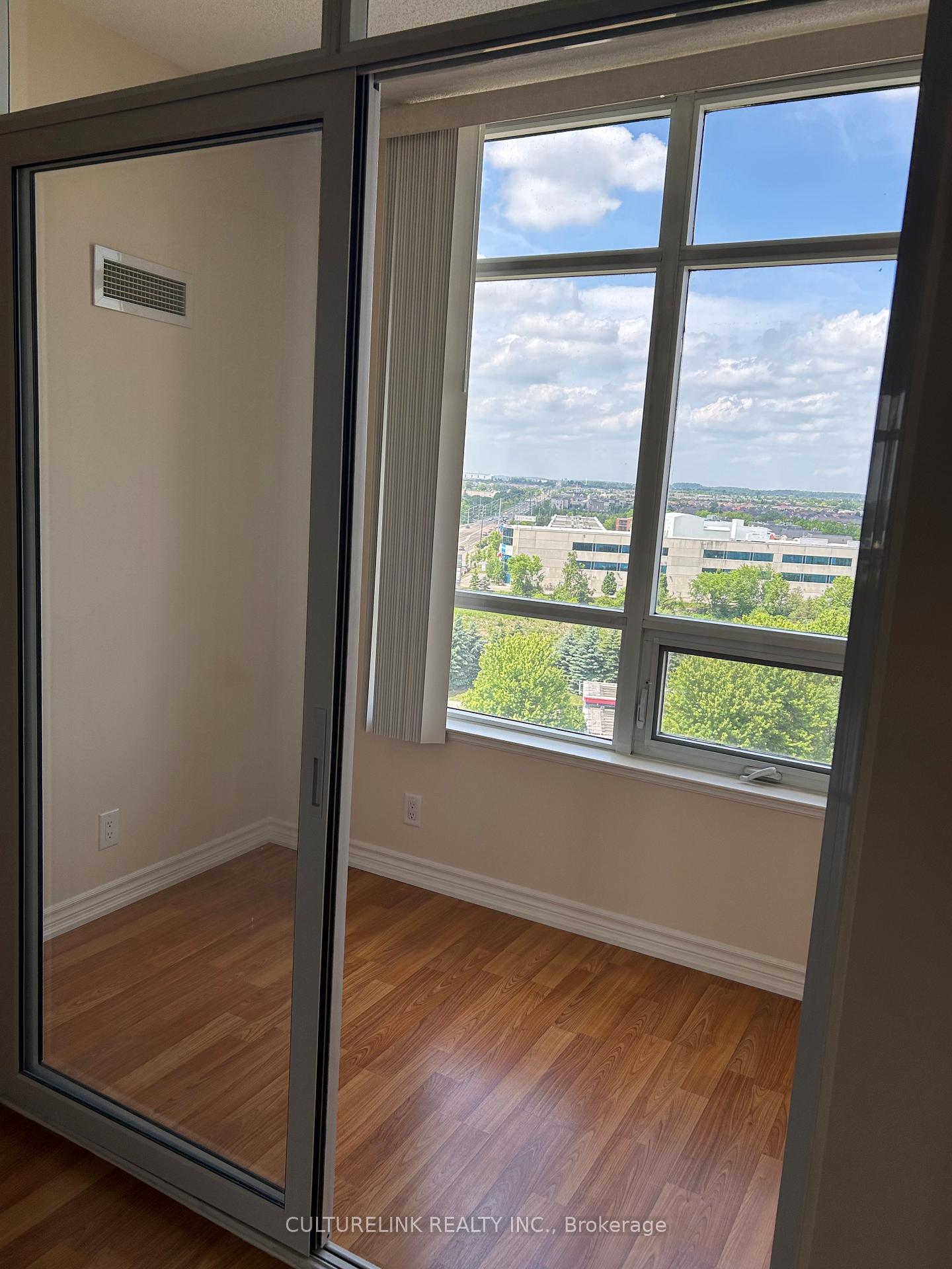 Photo 5 of Unit 1015, 9235 Jane Street, Vaughan, Maple — HOMEH