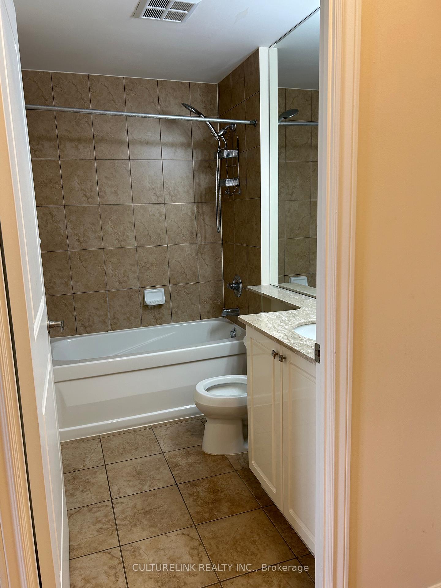 Photo 8 of Unit 1015, 9235 Jane Street, Vaughan, Maple — HOMEH