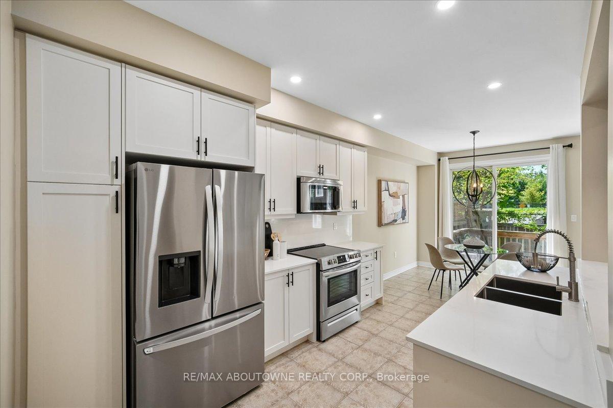 Photo 15 of 2020 Colonel William Parkway, Oakville, Bronte Creek — HOMEH