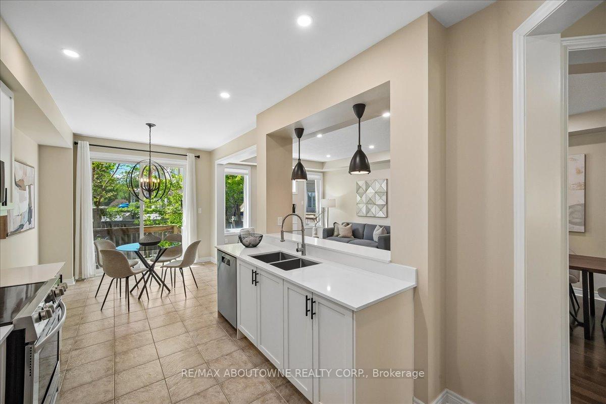 Photo 17 of 2020 Colonel William Parkway, Oakville, Bronte Creek — HOMEH