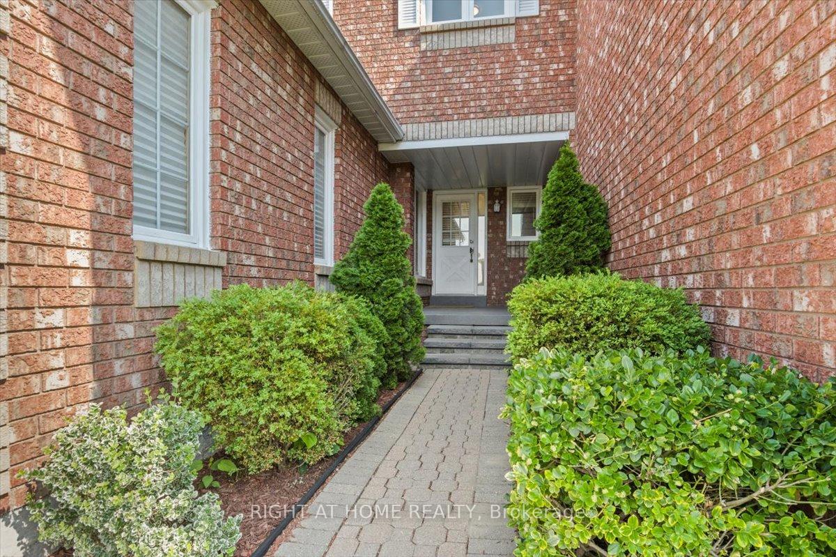 Photo 2 of 2252 Wildwood Crescent, Pickering, Brock Ridge — HOMEH