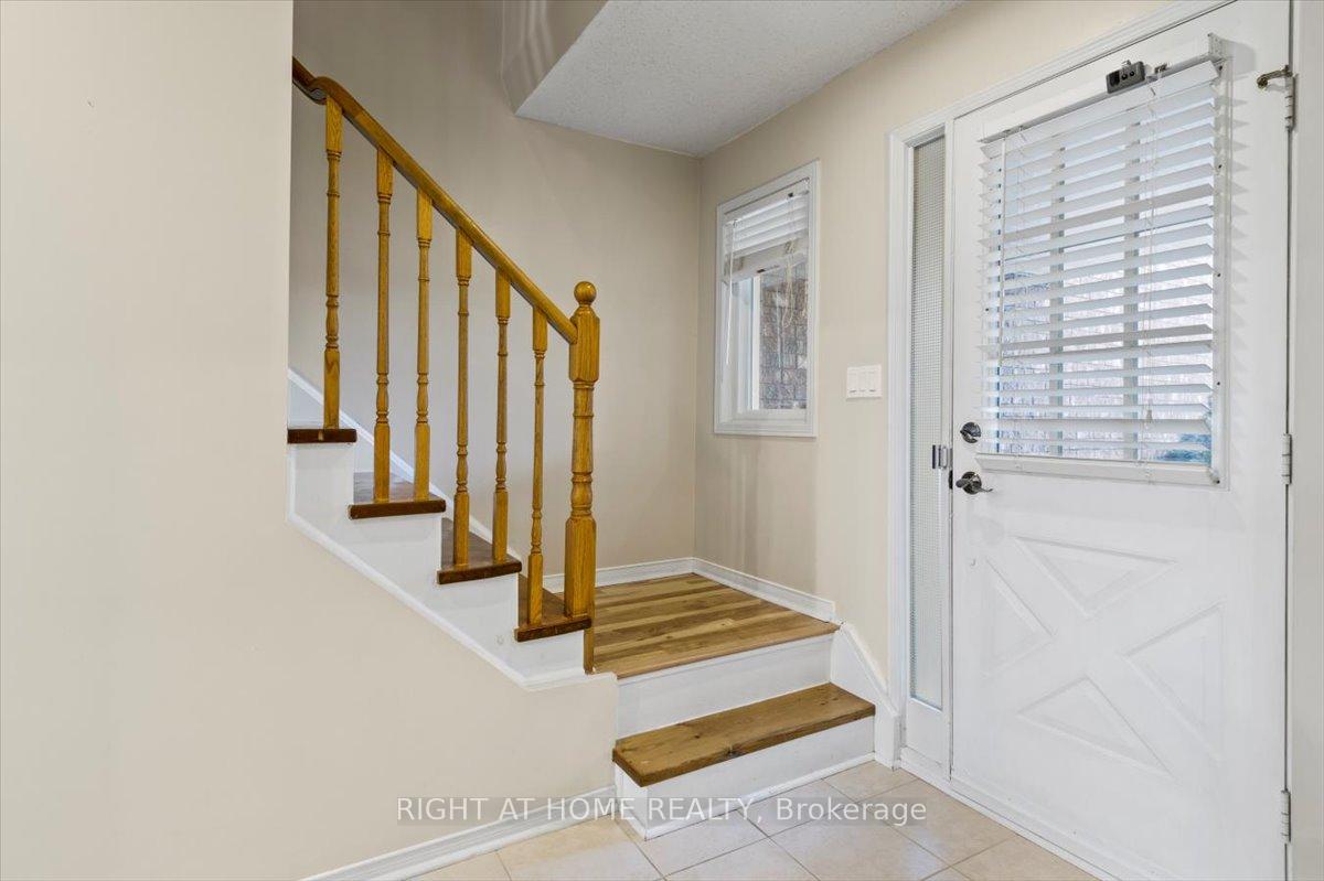Photo 5 of 2252 Wildwood Crescent, Pickering, Brock Ridge — HOMEH