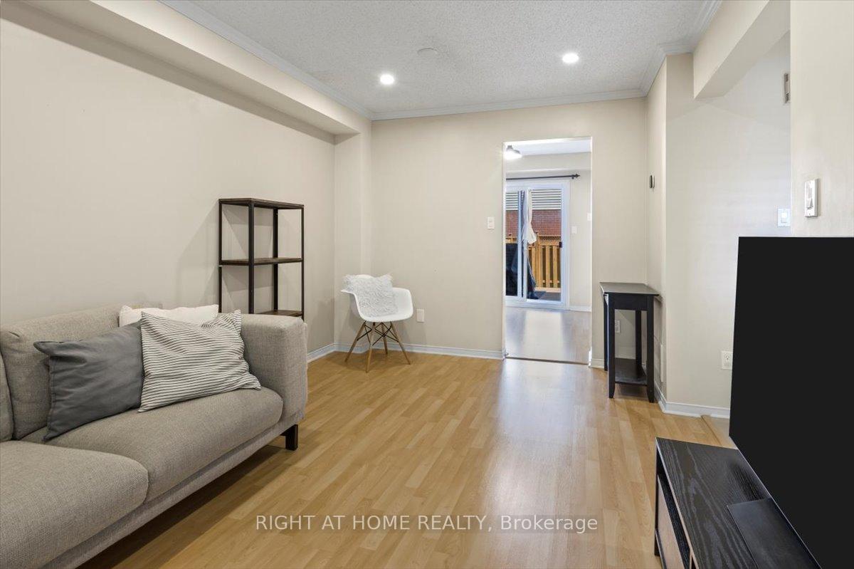 Photo 8 of 2252 Wildwood Crescent, Pickering, Brock Ridge — HOMEH