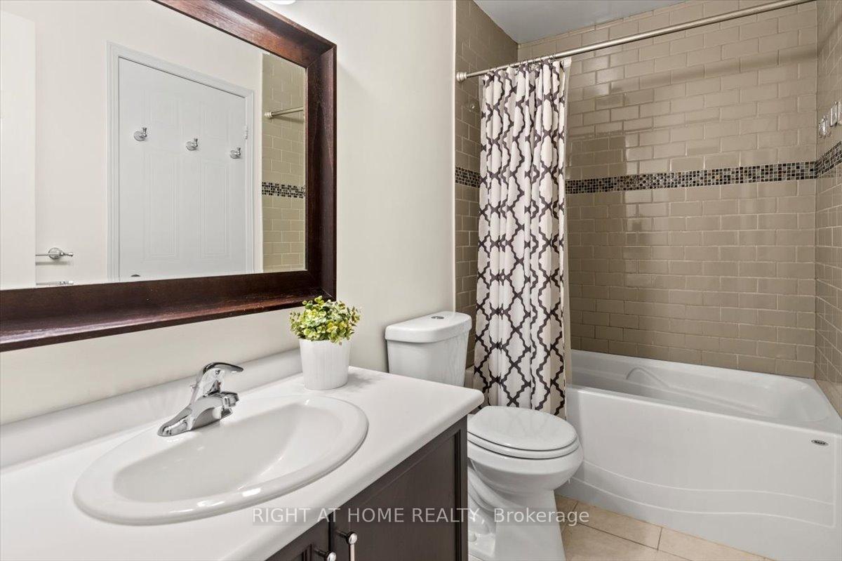 Photo 18 of 2252 Wildwood Crescent, Pickering, Brock Ridge — HOMEH