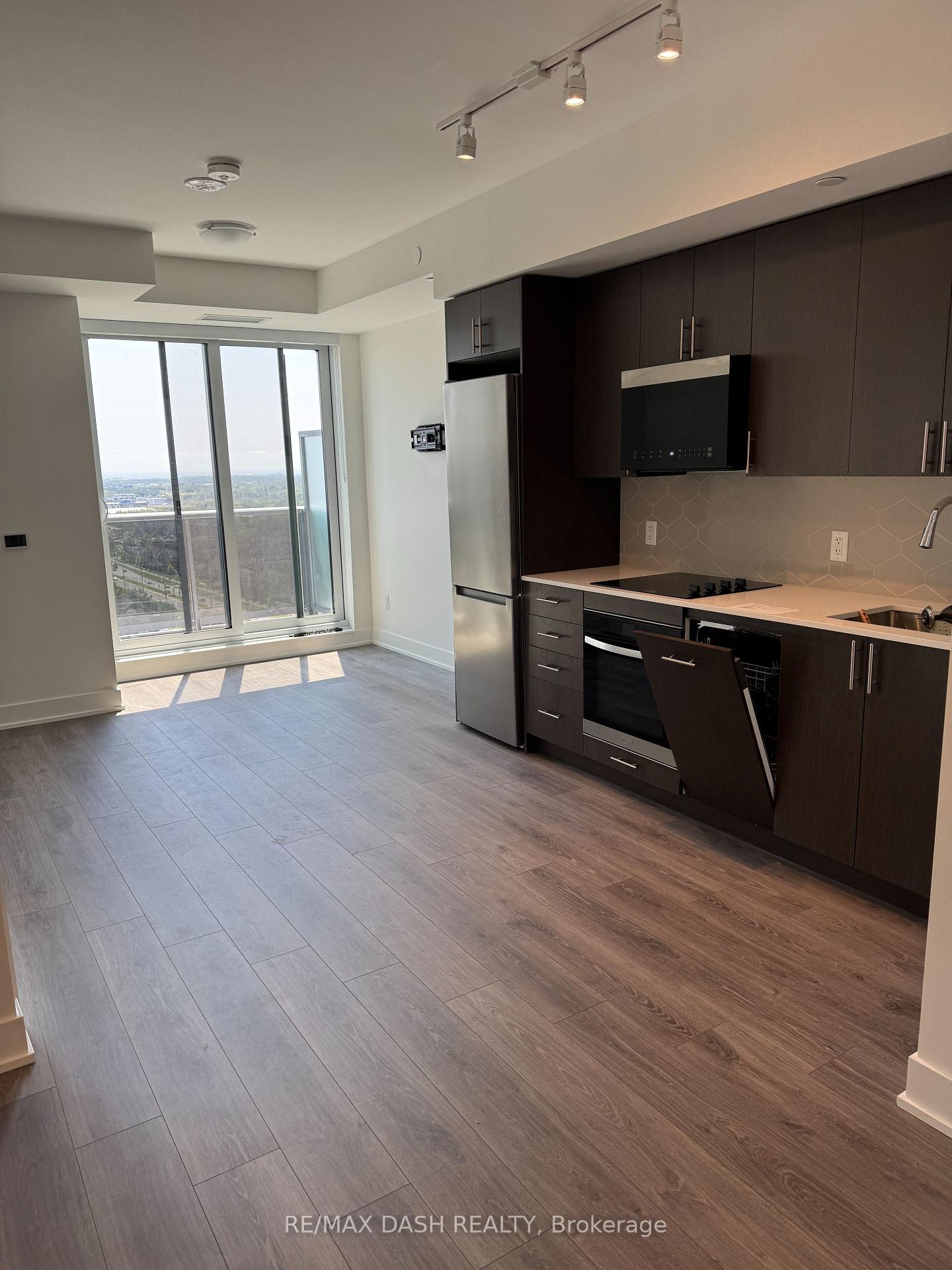 Photo 7 of Unit 631, 2545 Simcoe Street N, Oshawa, Windfields — HOMEH