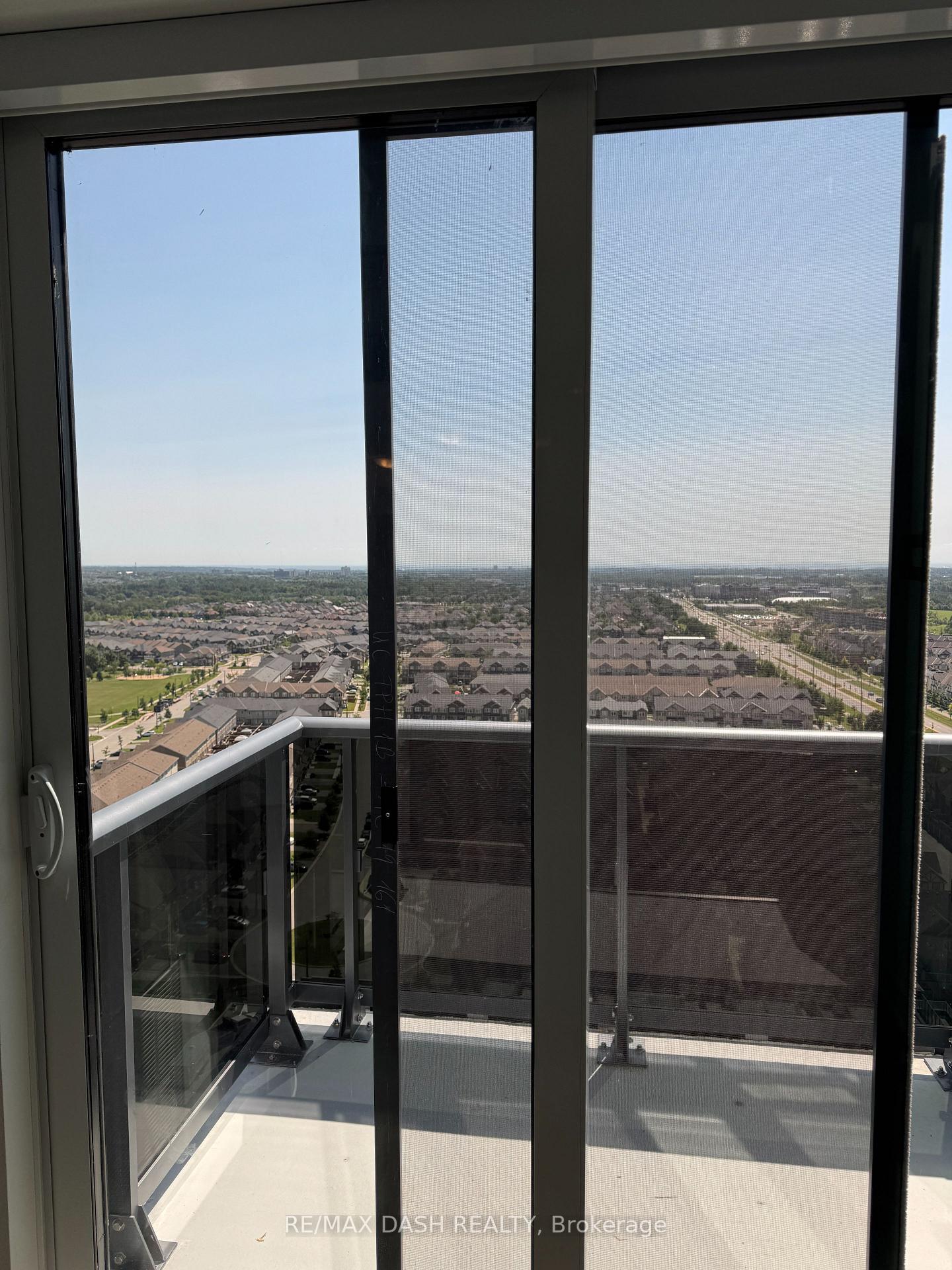 Photo 11 of Unit 631, 2545 Simcoe Street N, Oshawa, Windfields — HOMEH