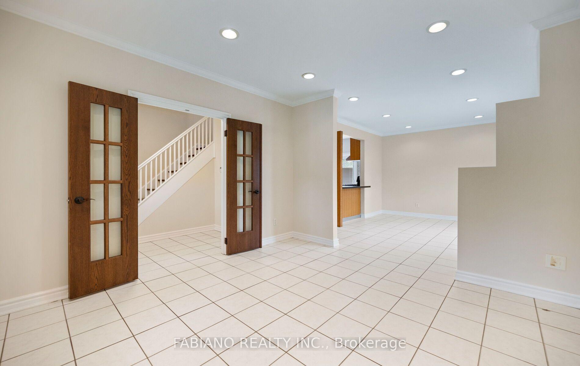 Photo 8 of 7872 Kipling Avenue, Vaughan, West Woodbridge — HOMEH