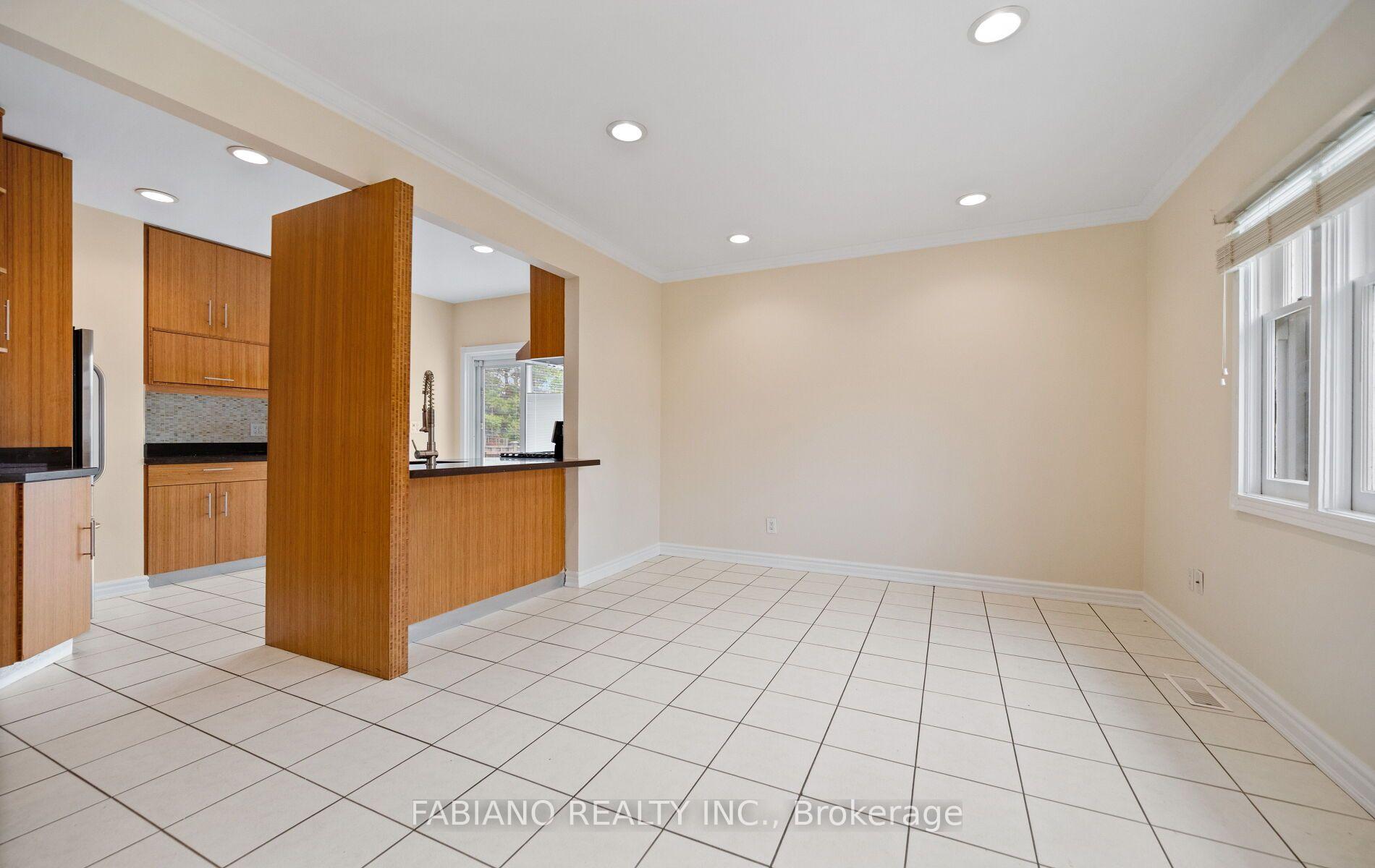 Photo 9 of 7872 Kipling Avenue, Vaughan, West Woodbridge — HOMEH