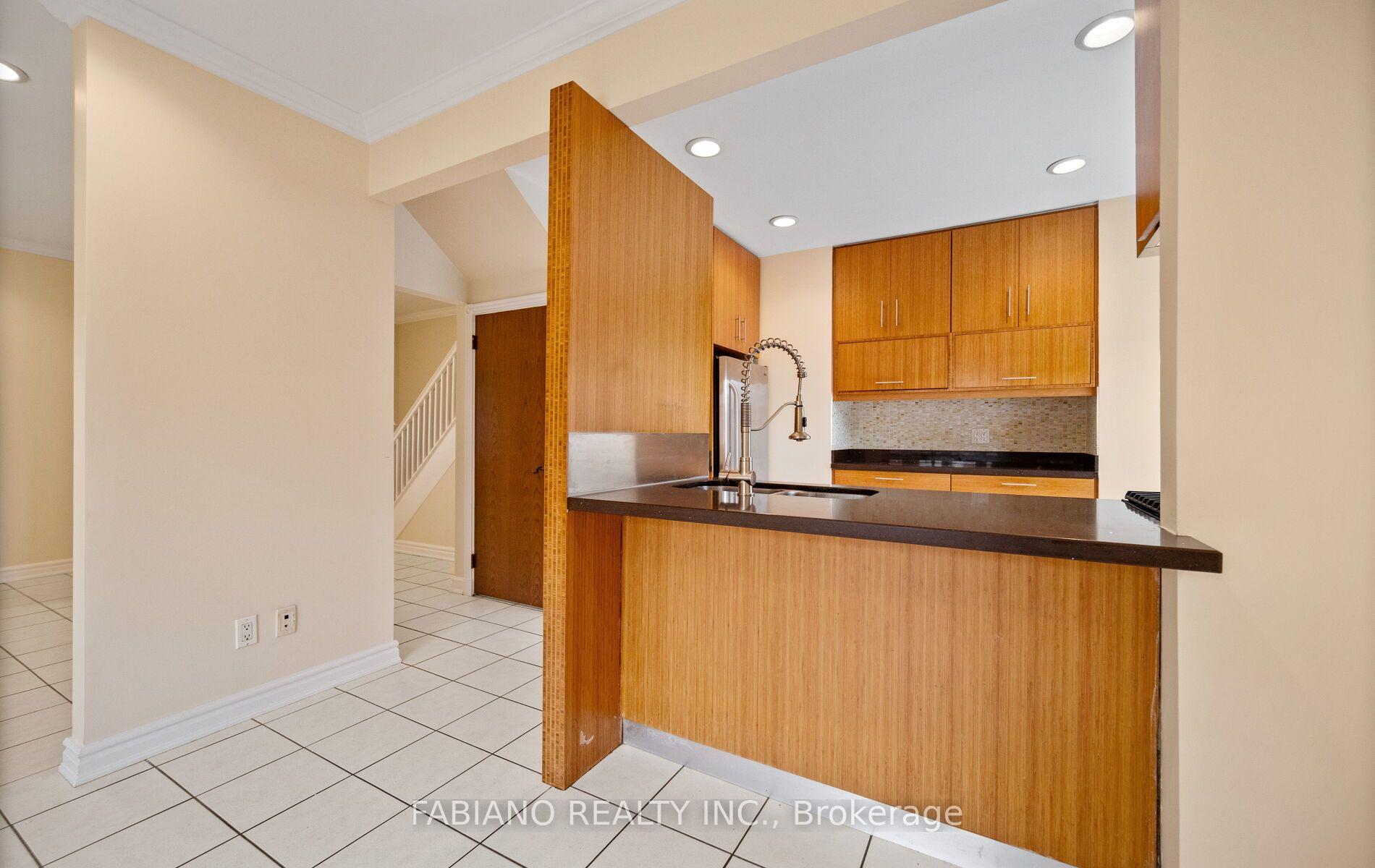 Photo 11 of 7872 Kipling Avenue, Vaughan, West Woodbridge — HOMEH
