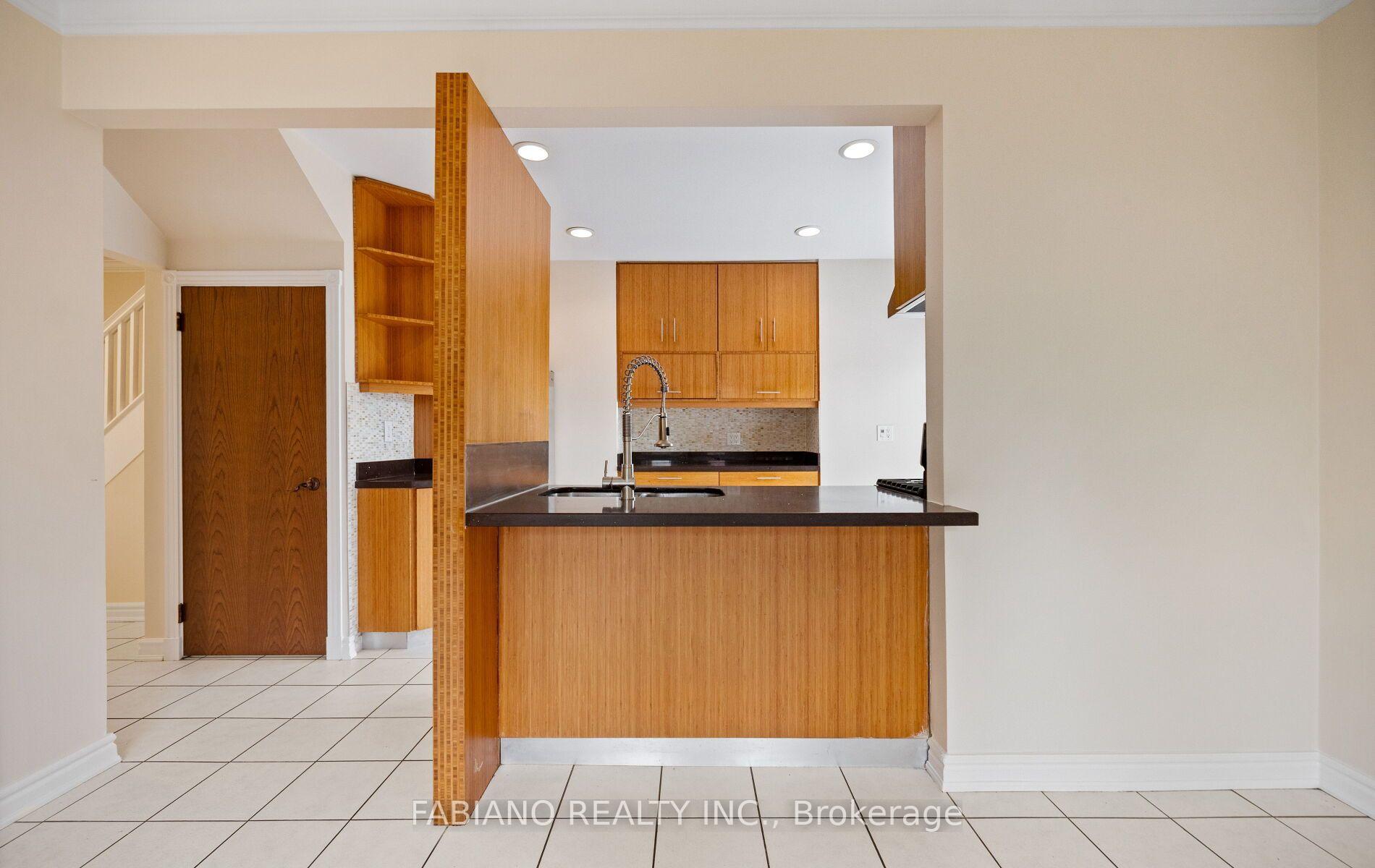 Photo 12 of 7872 Kipling Avenue, Vaughan, West Woodbridge — HOMEH