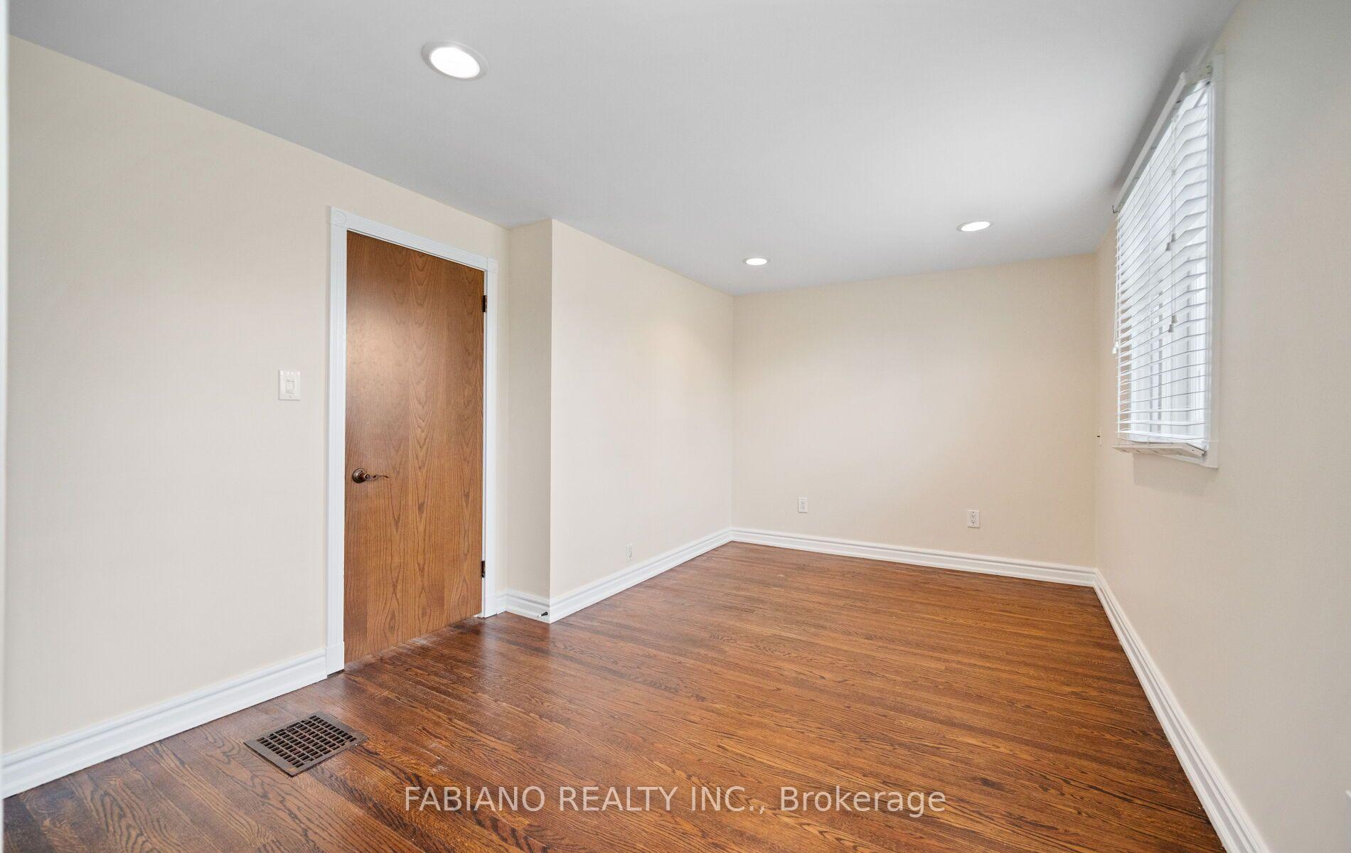 Photo 19 of 7872 Kipling Avenue, Vaughan, West Woodbridge — HOMEH