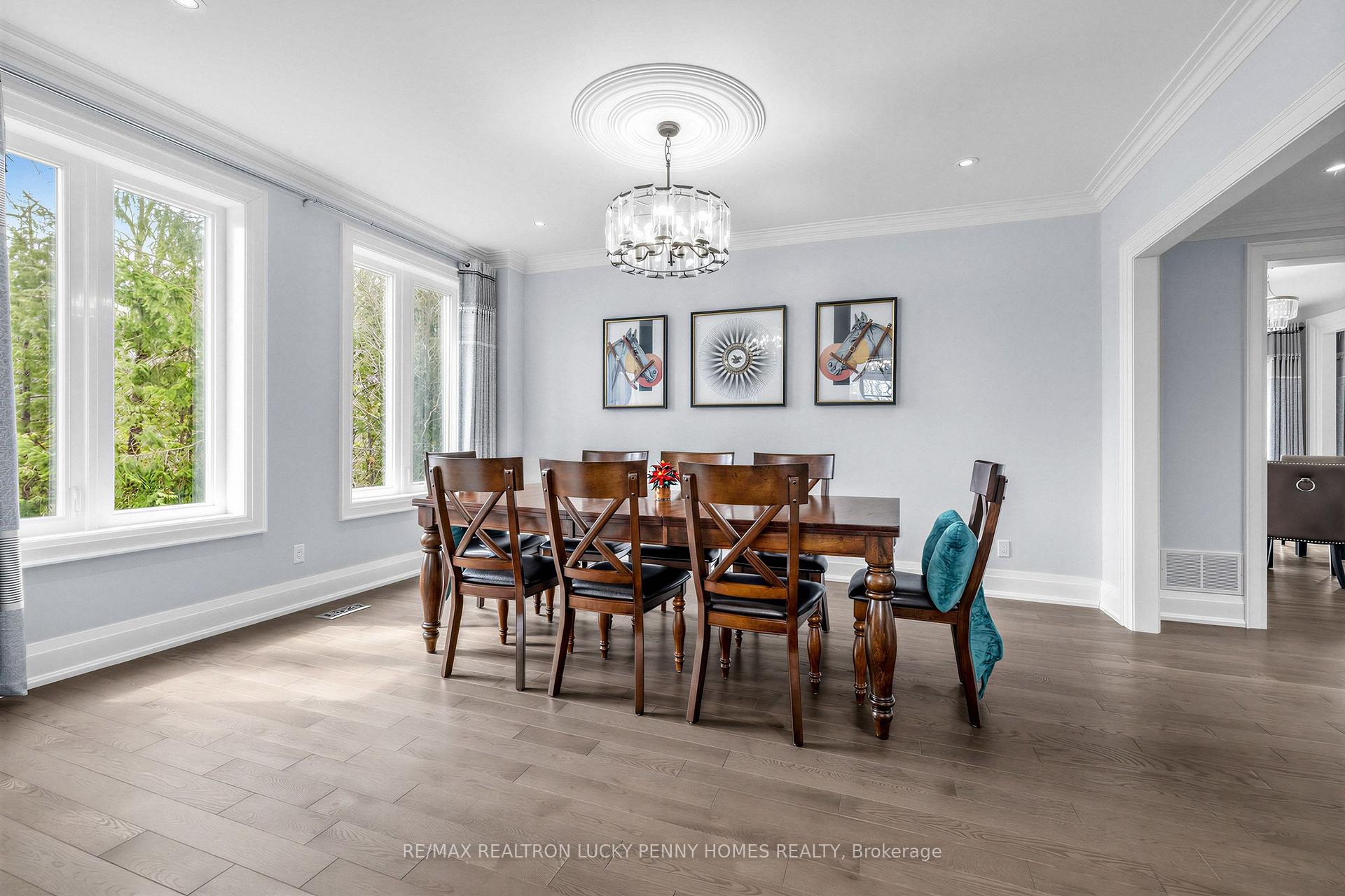 Photo 6 of 18 Walnut Glen Place, Markham, Devil's Elbow — HOMEH