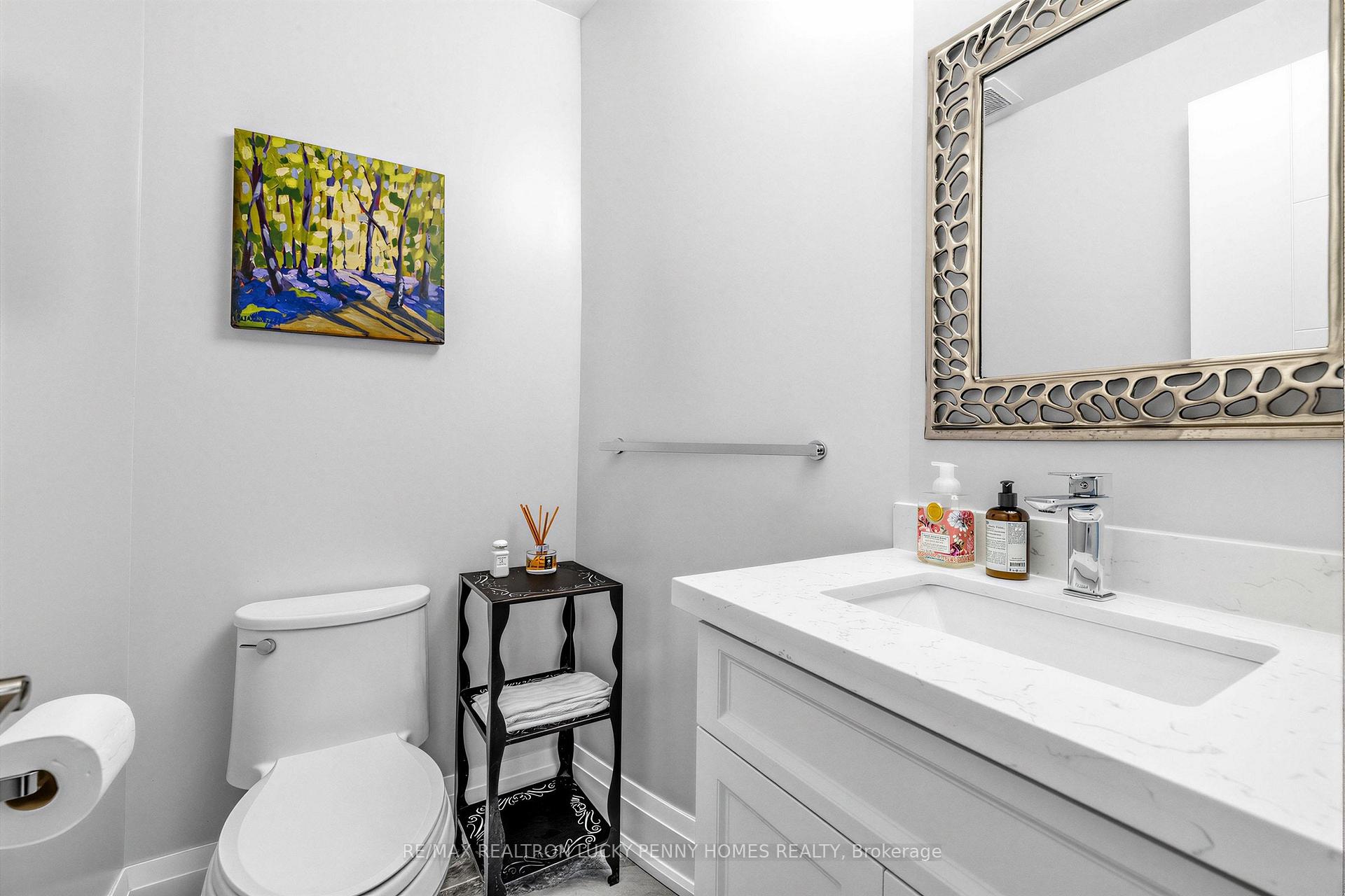 Photo 9 of 18 Walnut Glen Place, Markham, Devil's Elbow — HOMEH