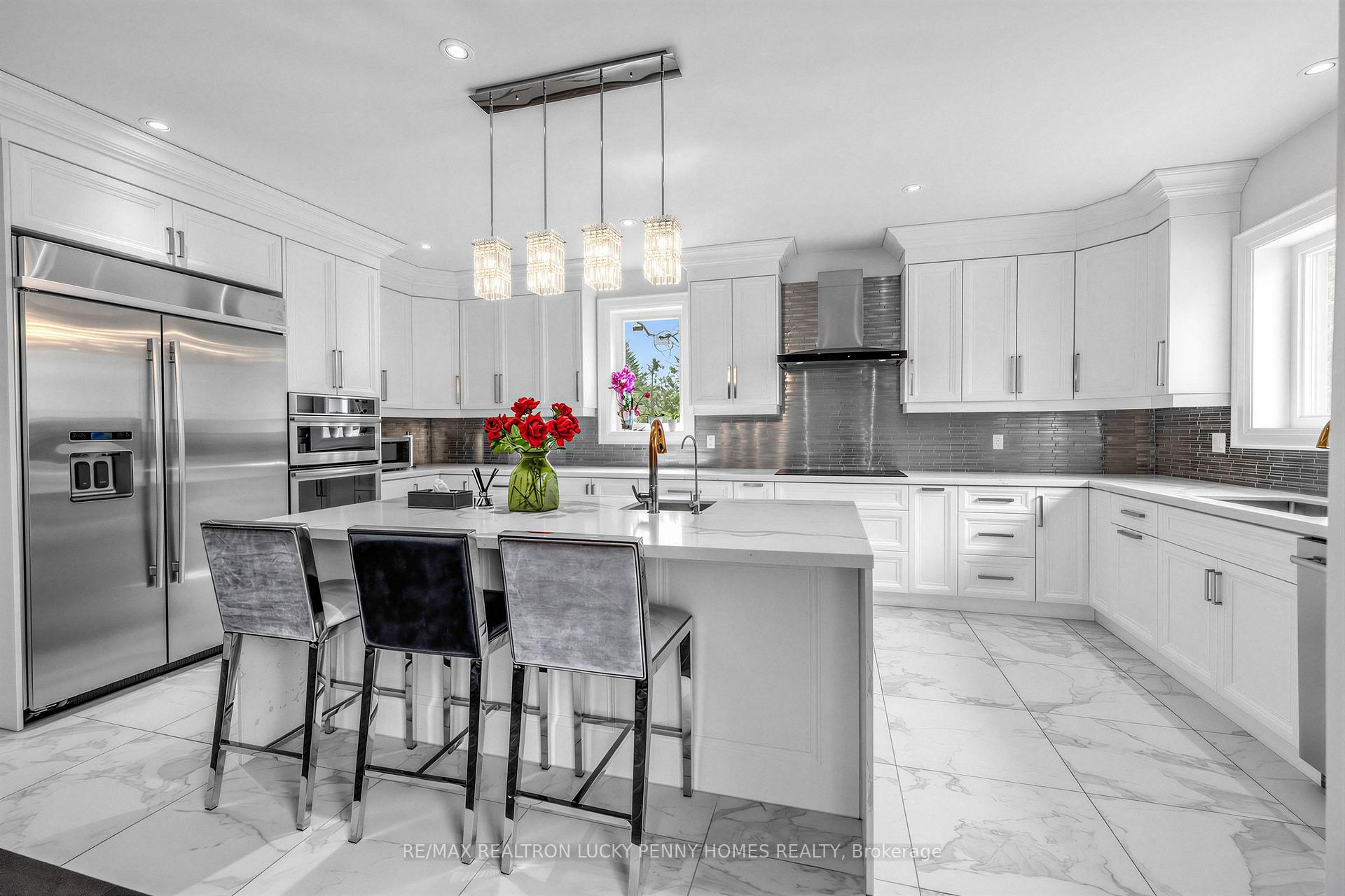 Photo 14 of 18 Walnut Glen Place, Markham, Devil's Elbow — HOMEH