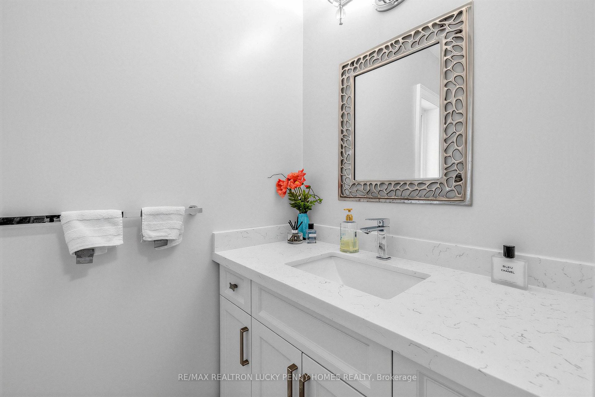 Photo 18 of 18 Walnut Glen Place, Markham, Devil's Elbow — HOMEH