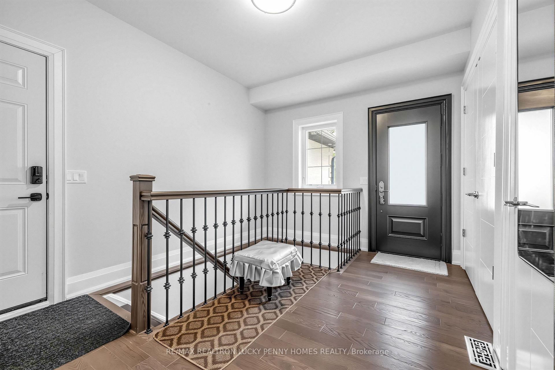 Photo 20 of 18 Walnut Glen Place, Markham, Devil's Elbow — HOMEH