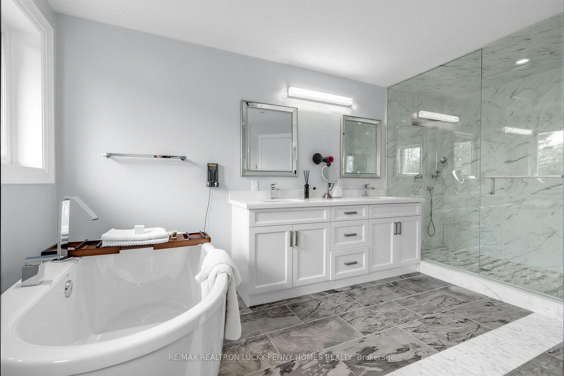 Photo 25 of 18 Walnut Glen Place, Markham, Devil's Elbow — HOMEH