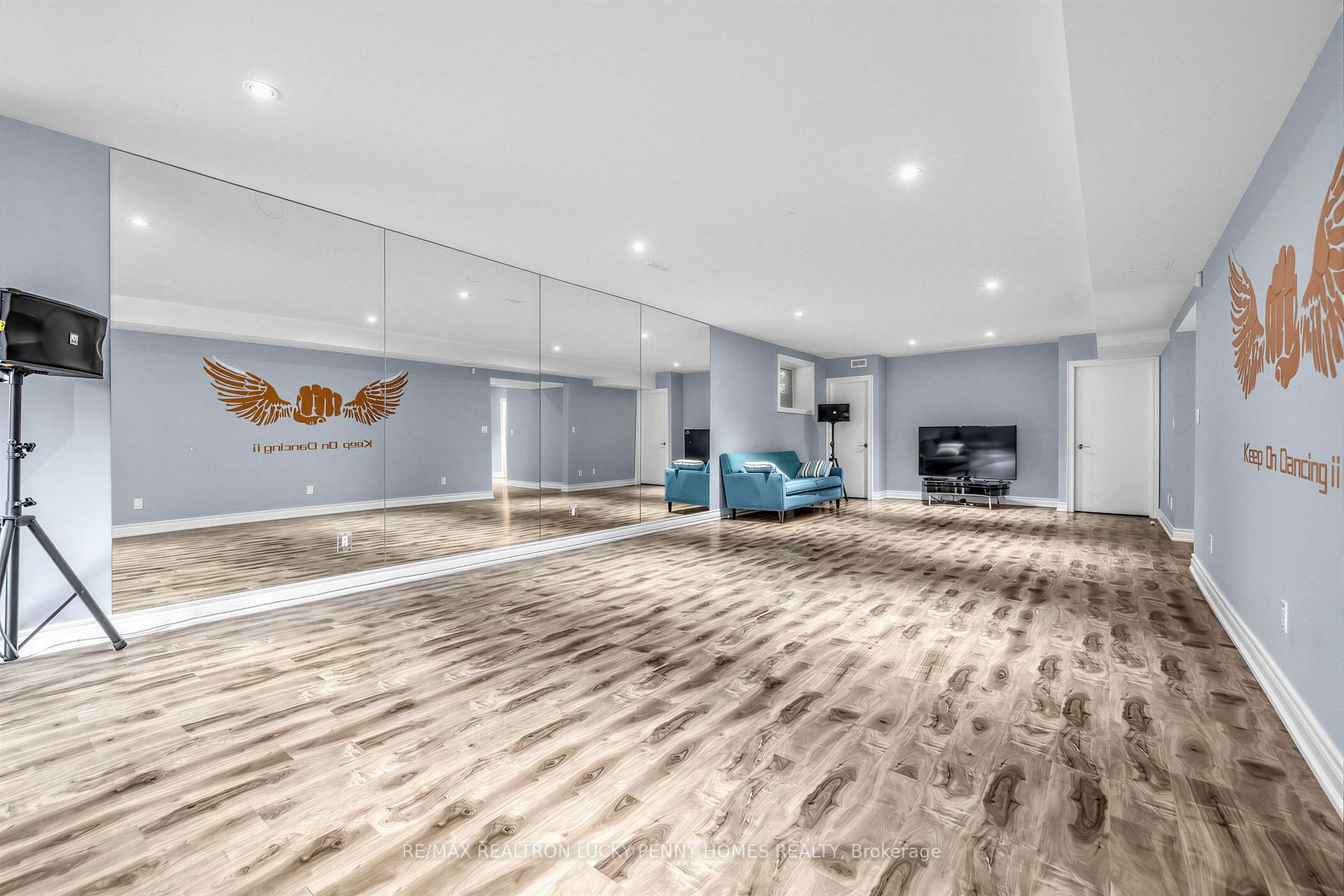 Photo 34 of 18 Walnut Glen Place, Markham, Devil's Elbow — HOMEH
