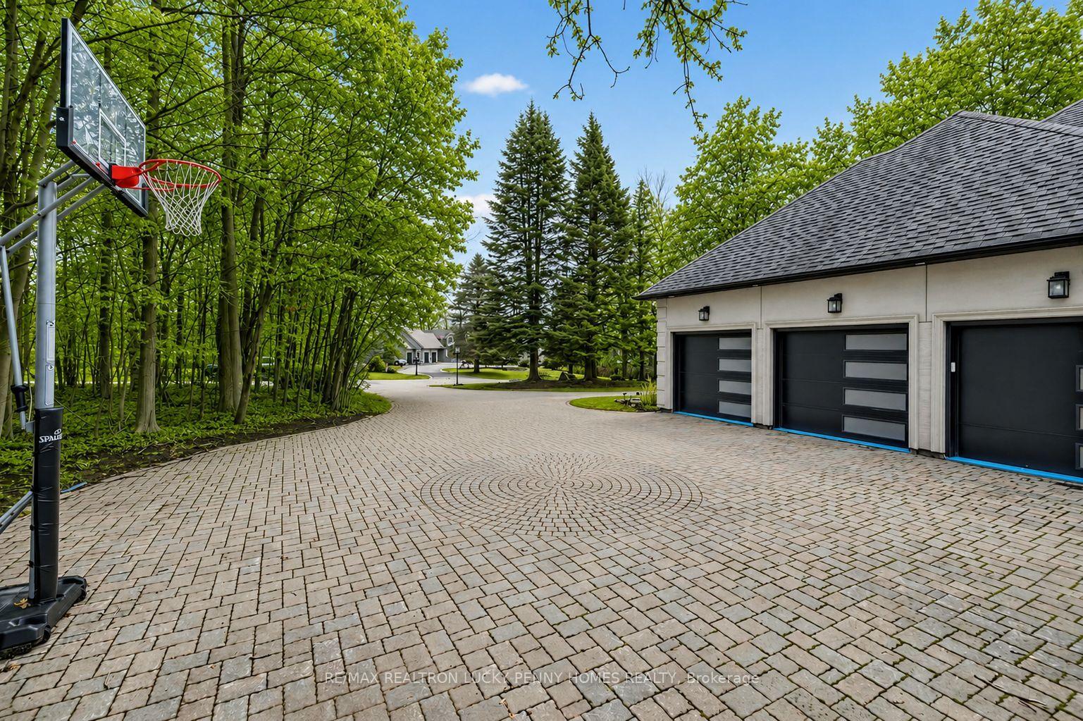 Photo 41 of 18 Walnut Glen Place, Markham, Devil's Elbow — HOMEH