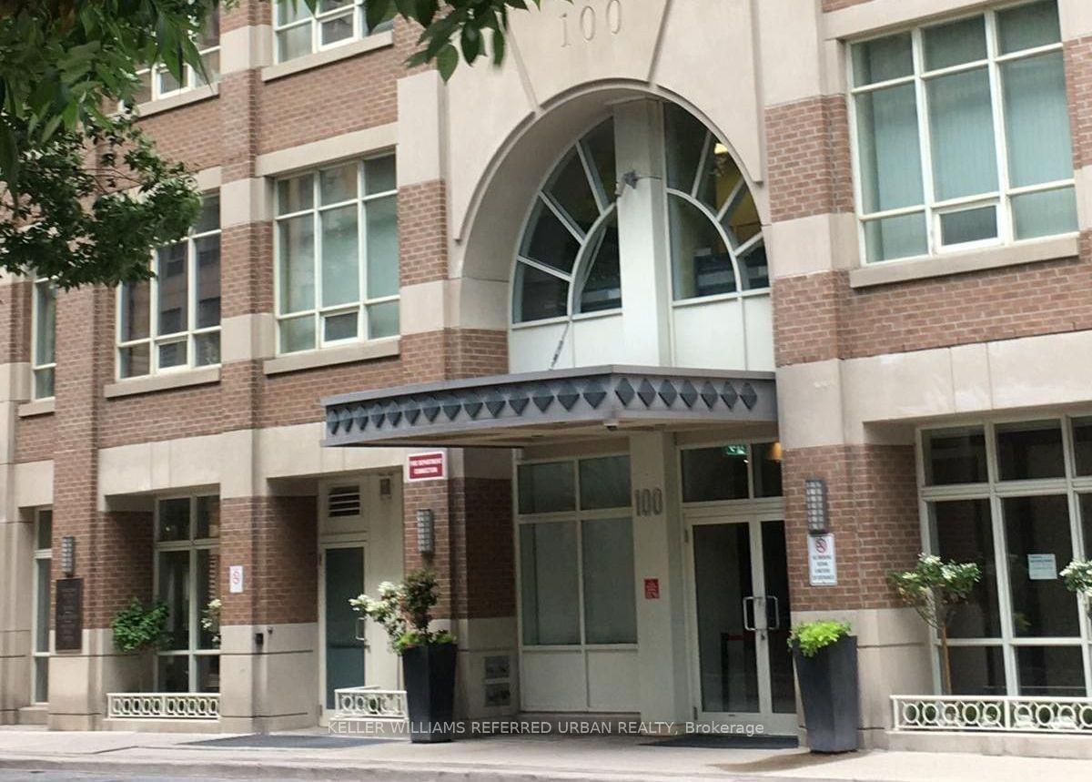 Front of Unit 1801, 100 Hayden Street